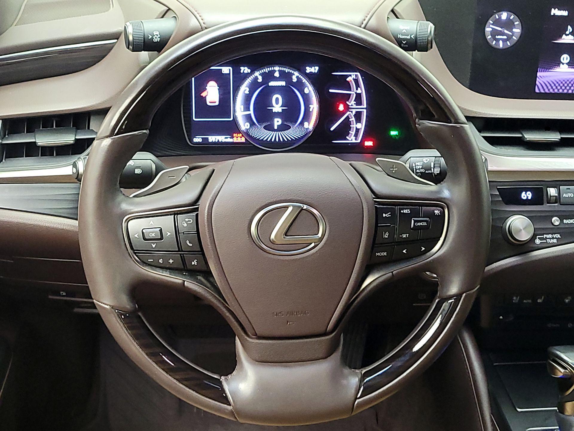 Thumbnail: 2021 Lexus ES - 10