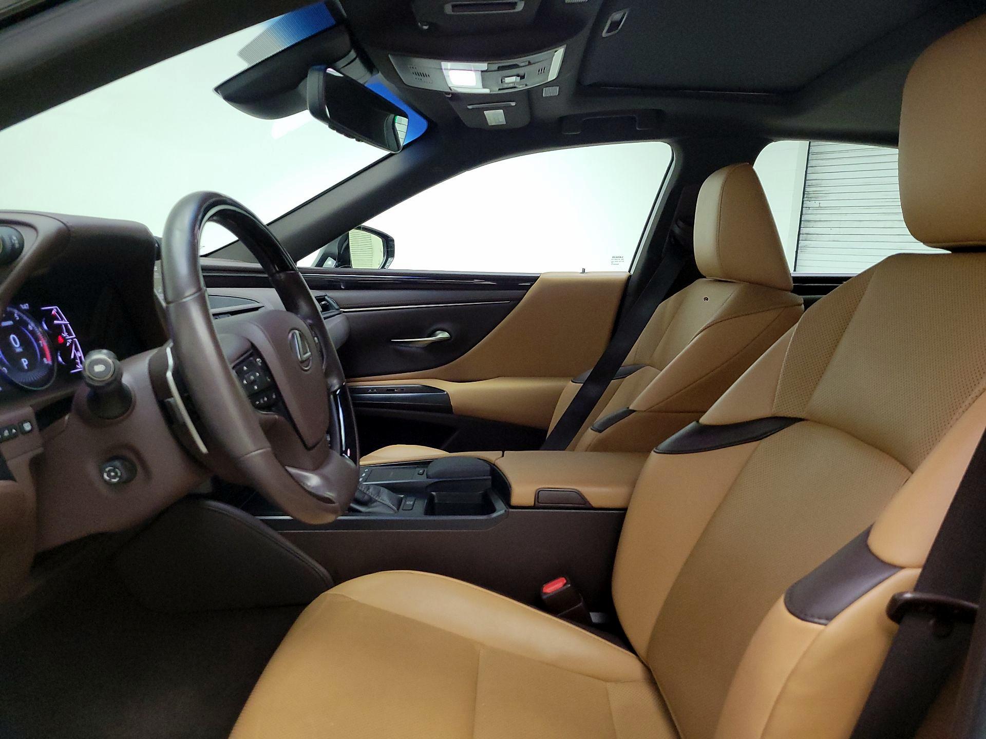 Thumbnail: 2021 Lexus ES - 11