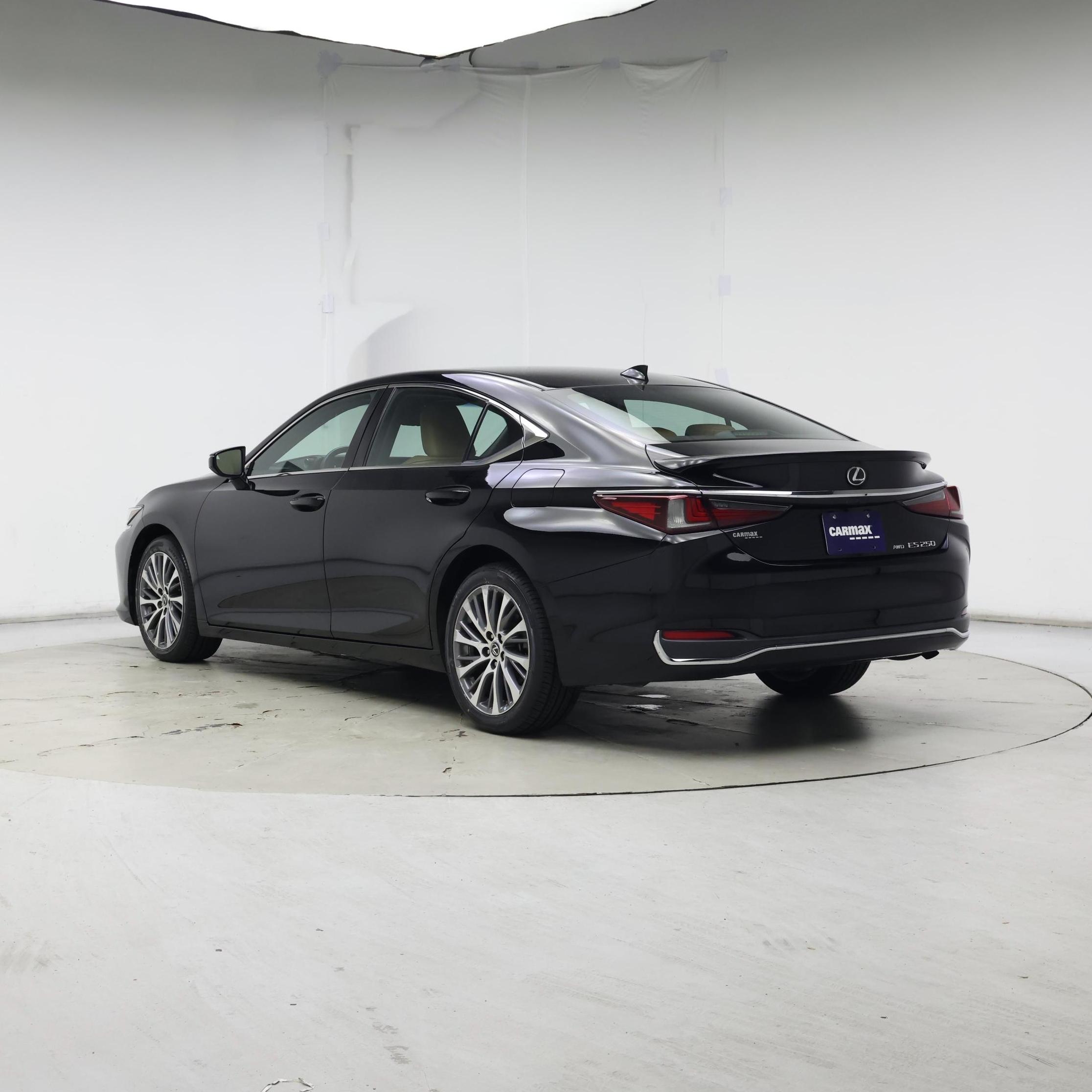 Thumbnail: 2021 Lexus ES - 2