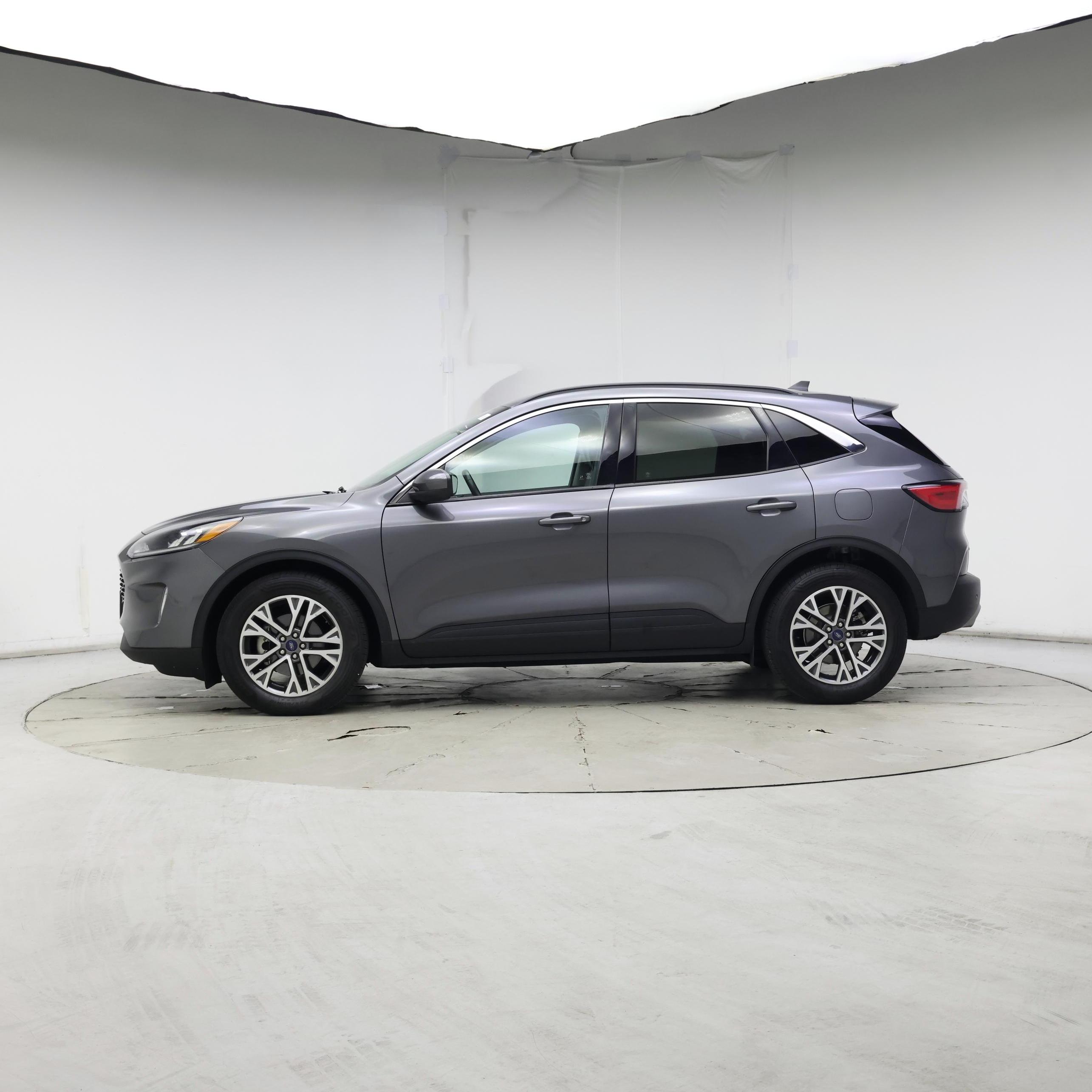 Thumbnail: 2021 Ford Escape - 3