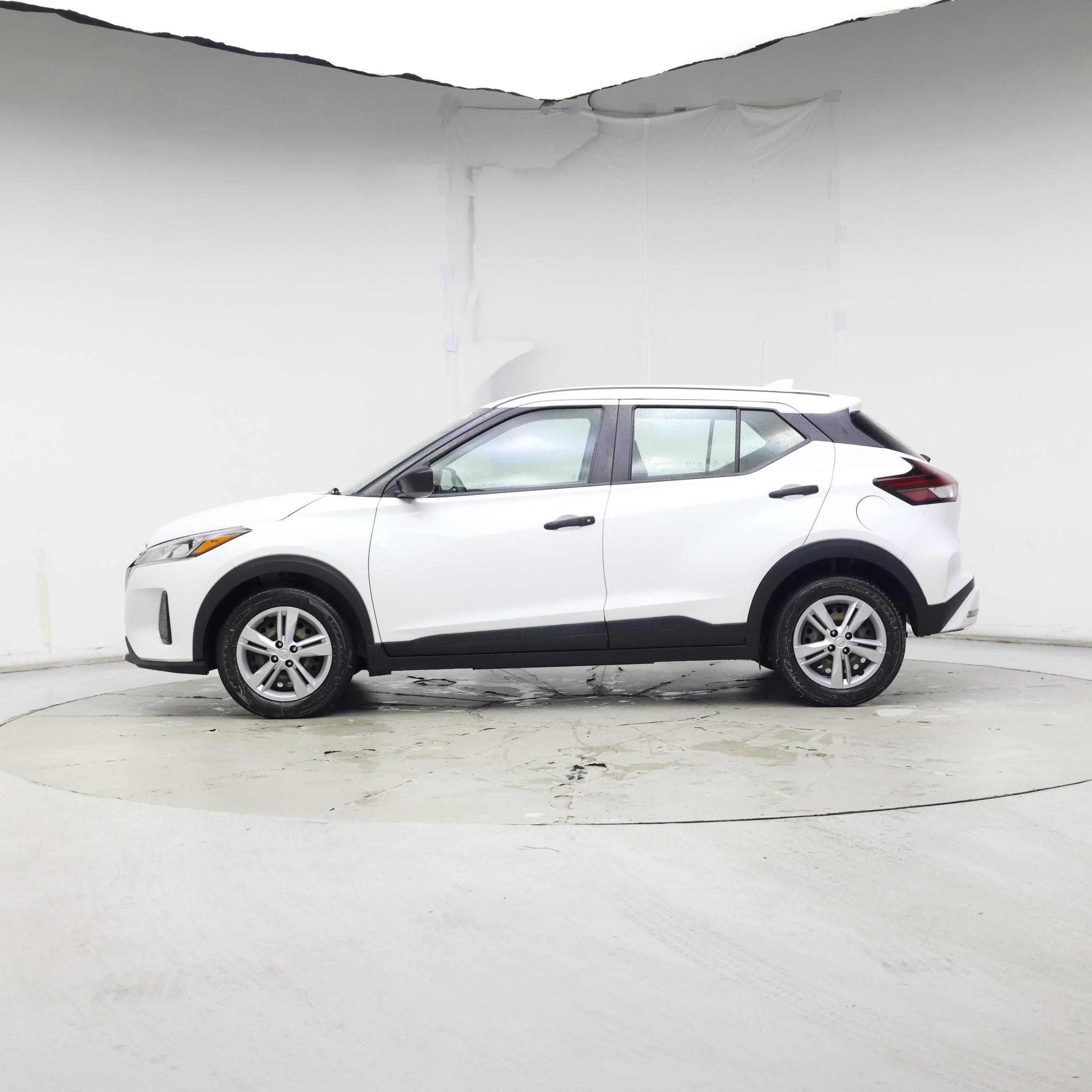 Thumbnail: 2022 Nissan Kicks - 3