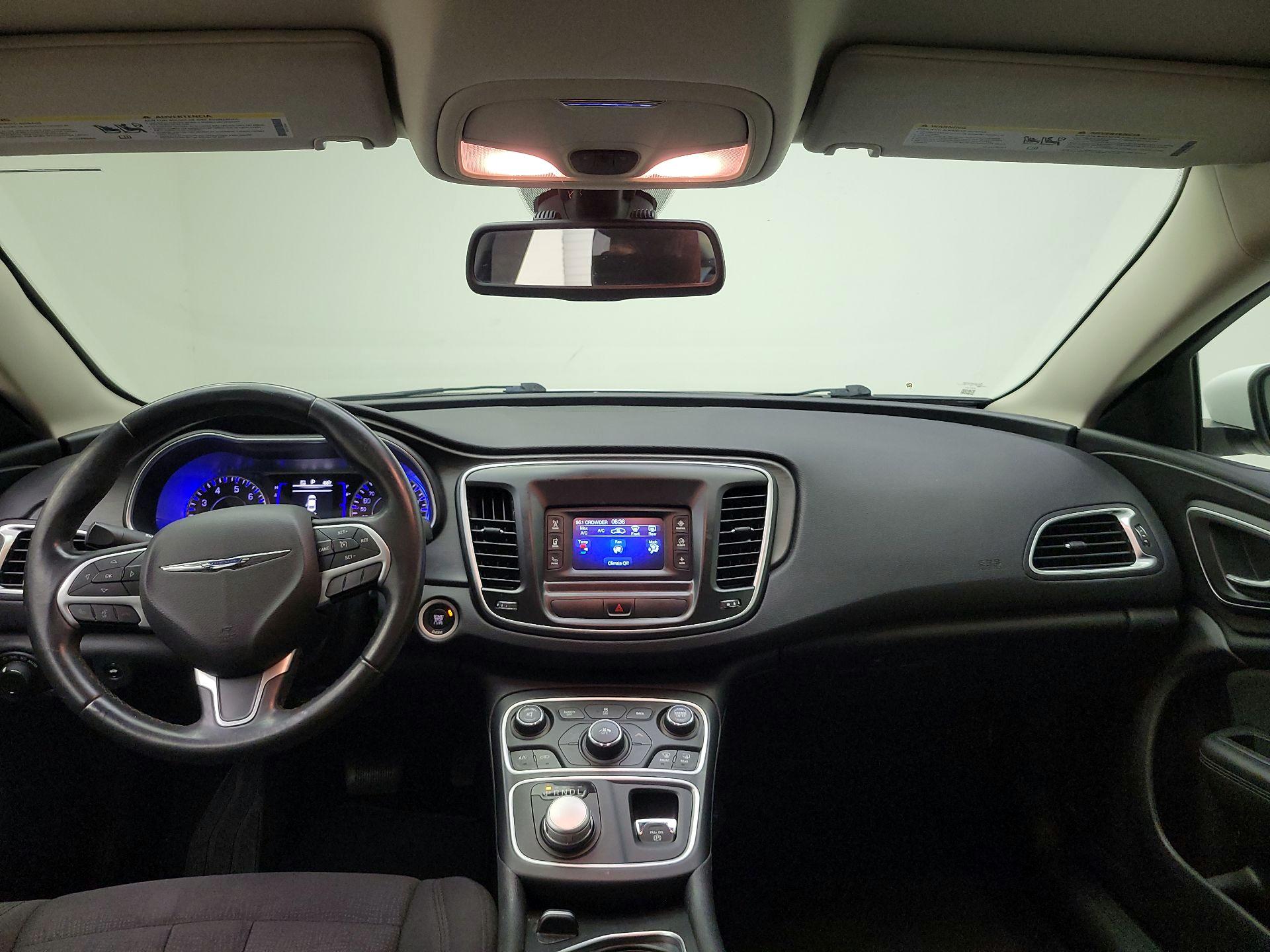 Thumbnail: 2015 Chrysler 200 - 9