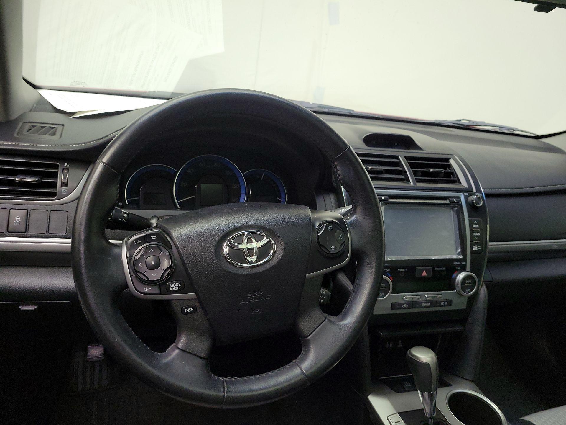 Thumbnail: 2014 Toyota Camry - 10