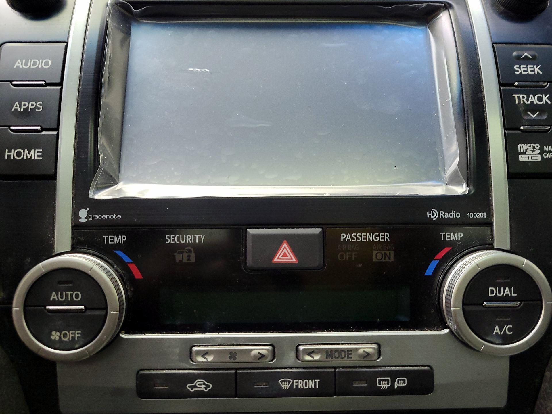 Thumbnail: 2014 Toyota Camry - 16