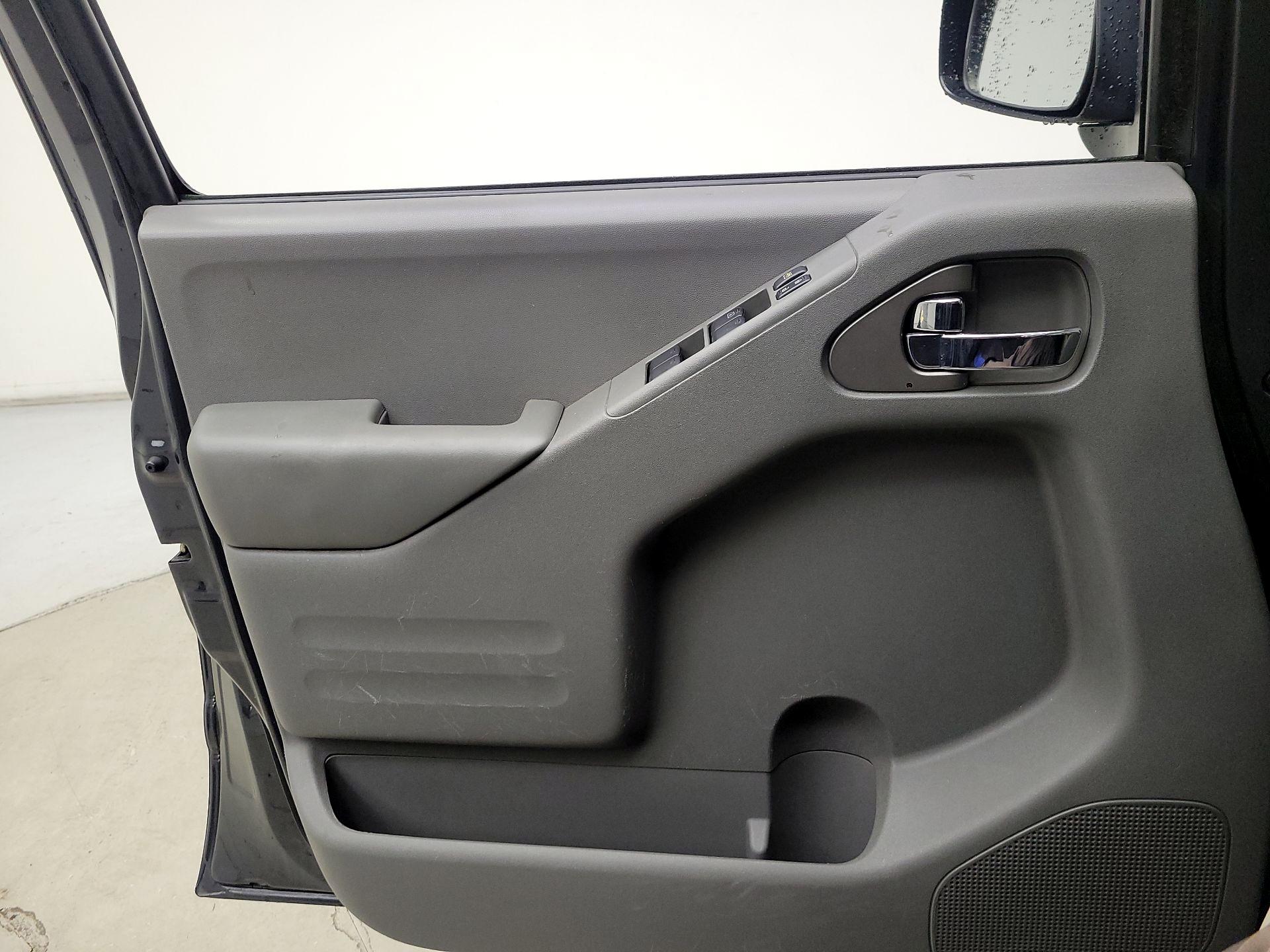 Thumbnail: 2015 Nissan Frontier - 12
