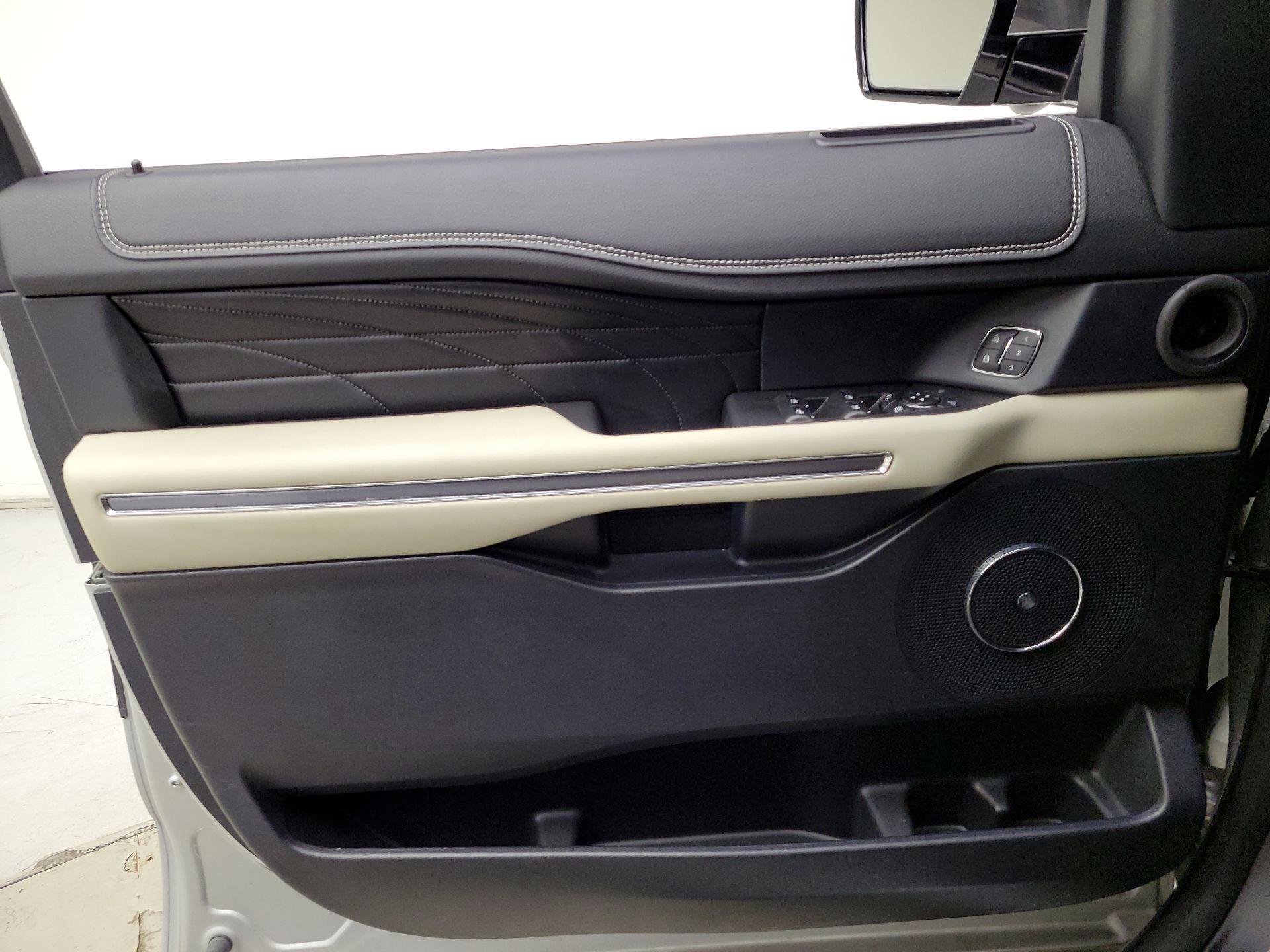 Thumbnail: 2019 Ford Expedition - 12