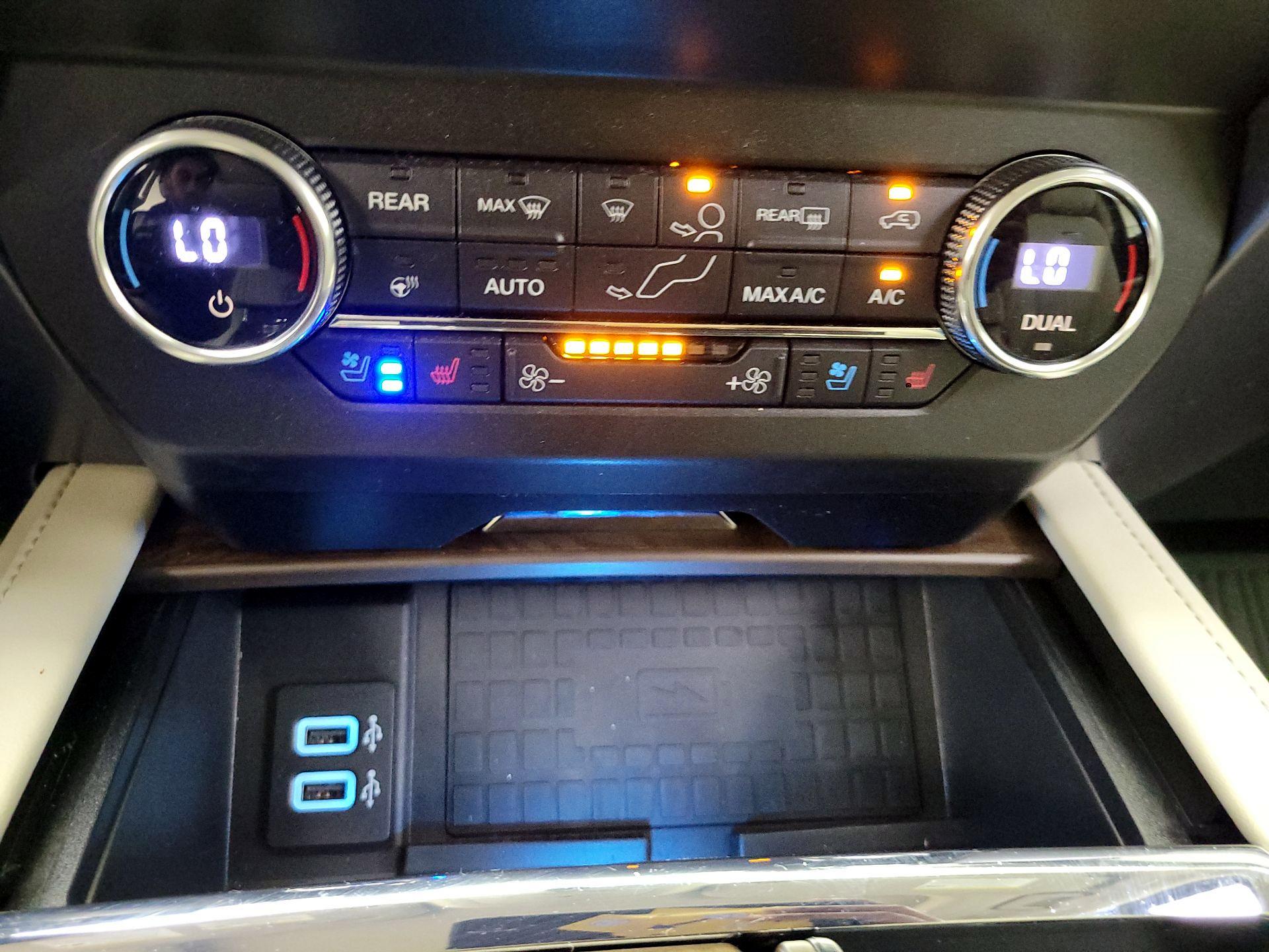 Thumbnail: 2019 Ford Expedition - 16