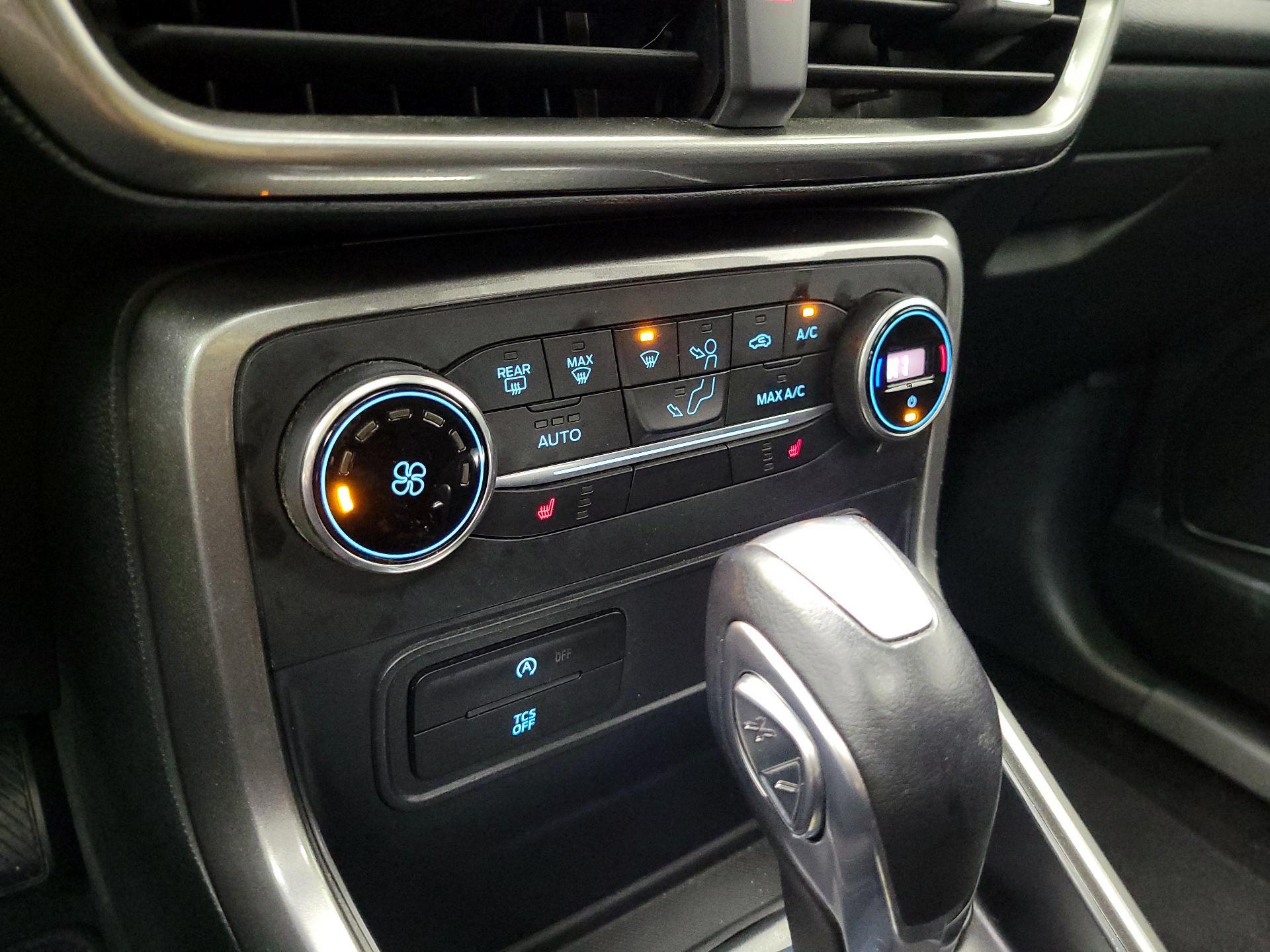 Thumbnail: 2018 Ford EcoSport - 17