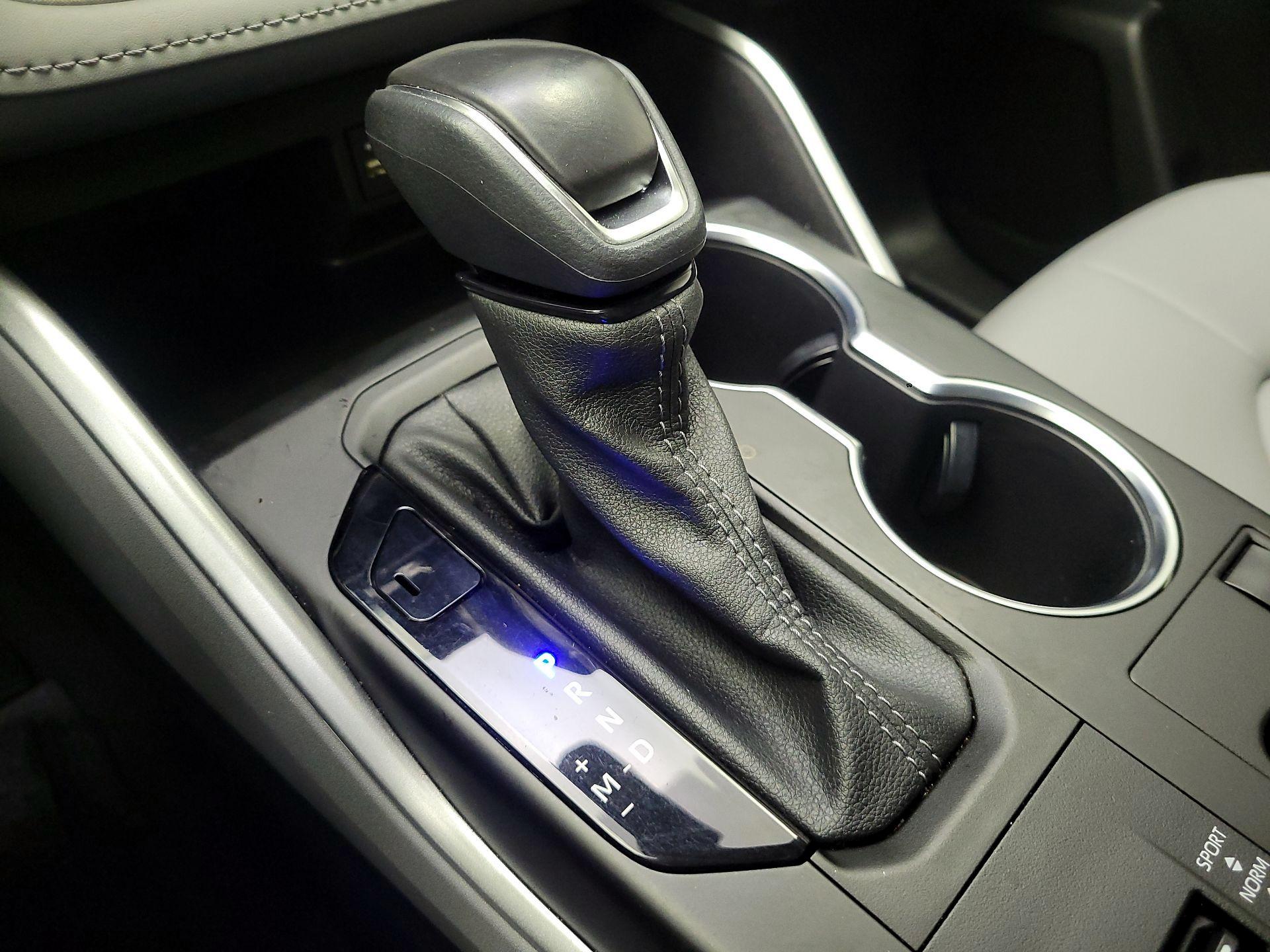 Thumbnail: 2023 Toyota Highlander - 18