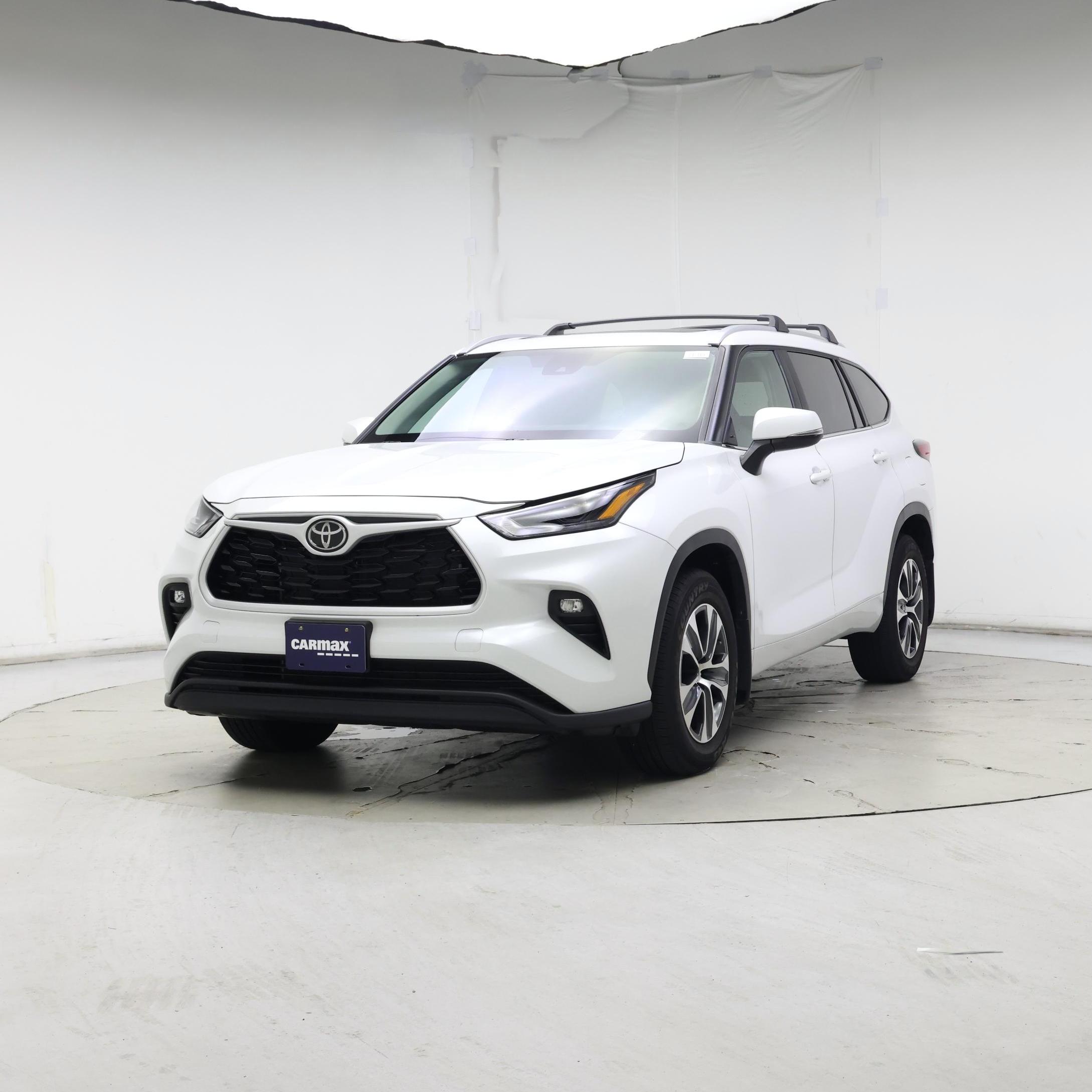 Thumbnail: 2023 Toyota Highlander - 4