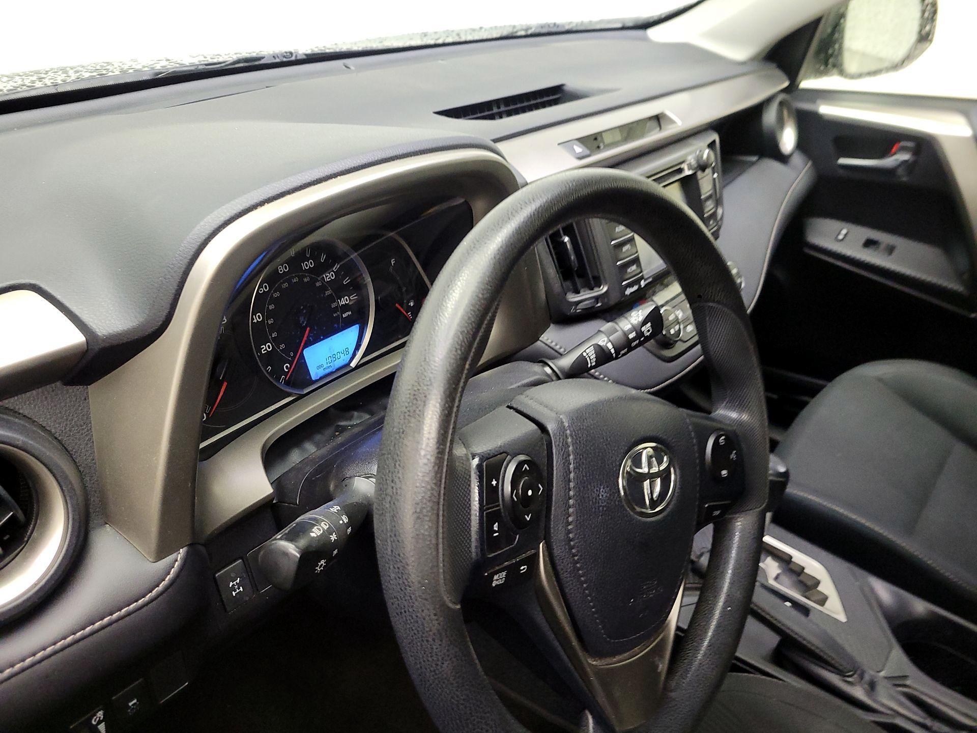 Thumbnail: 2014 Toyota RAV4 - 9