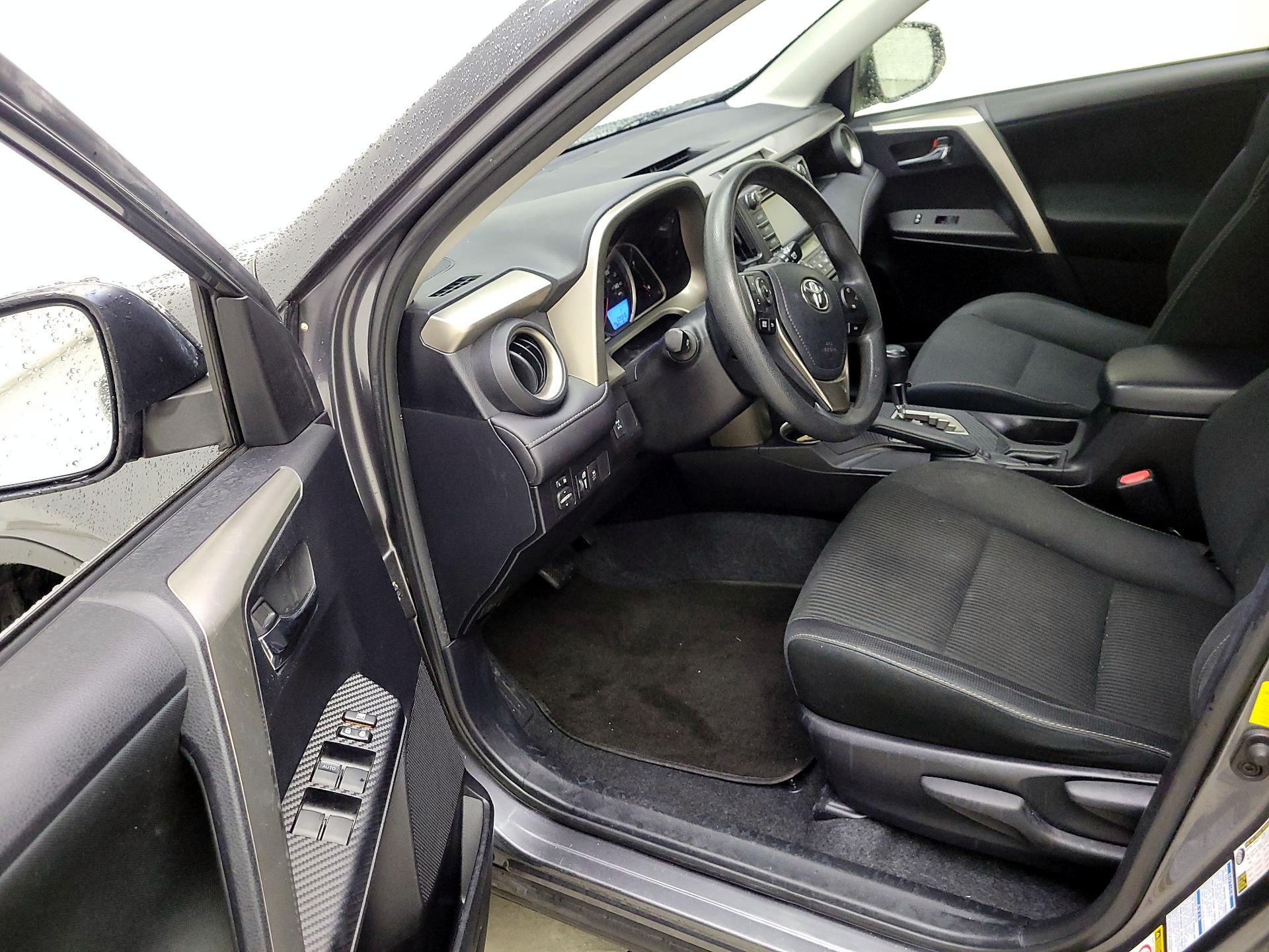 Thumbnail: 2014 Toyota RAV4 - 11