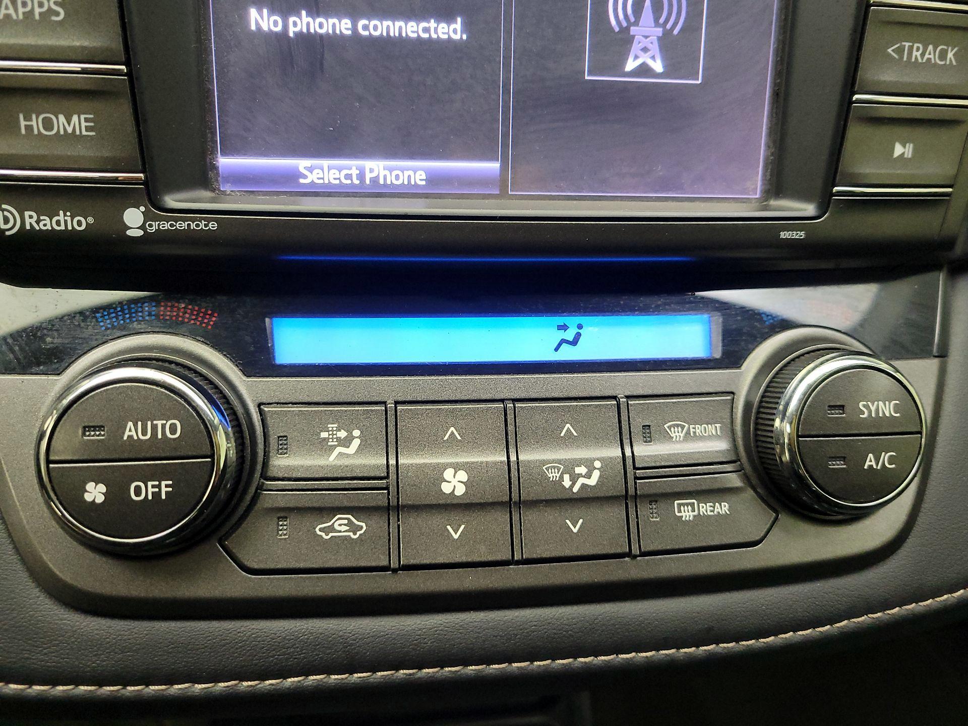 Thumbnail: 2014 Toyota RAV4 - 16