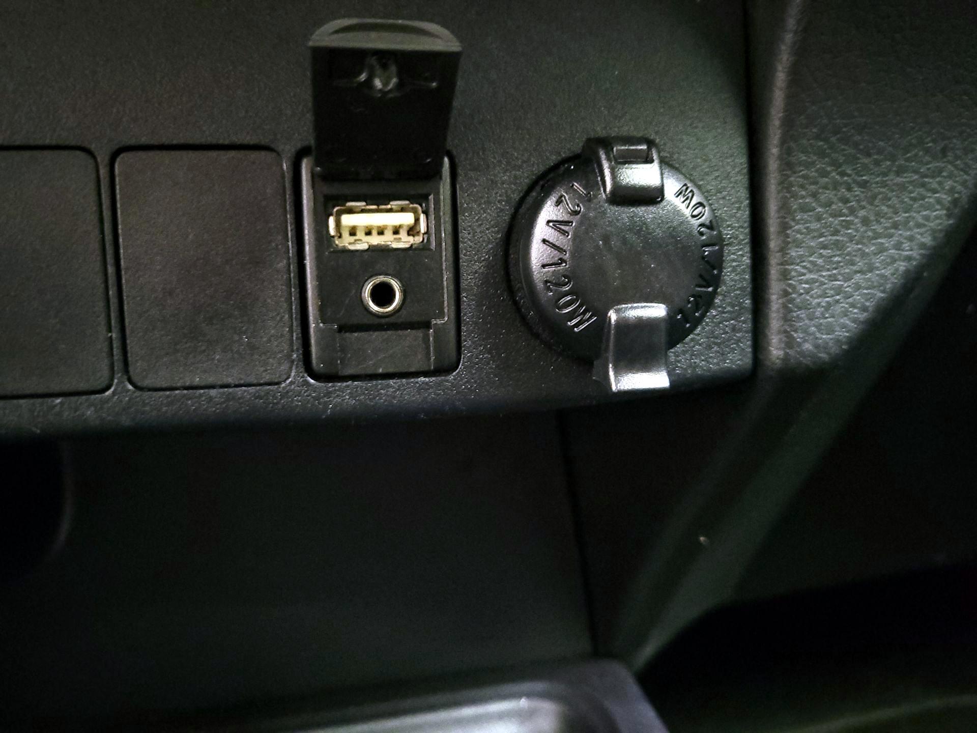 Thumbnail: 2014 Toyota RAV4 - 18