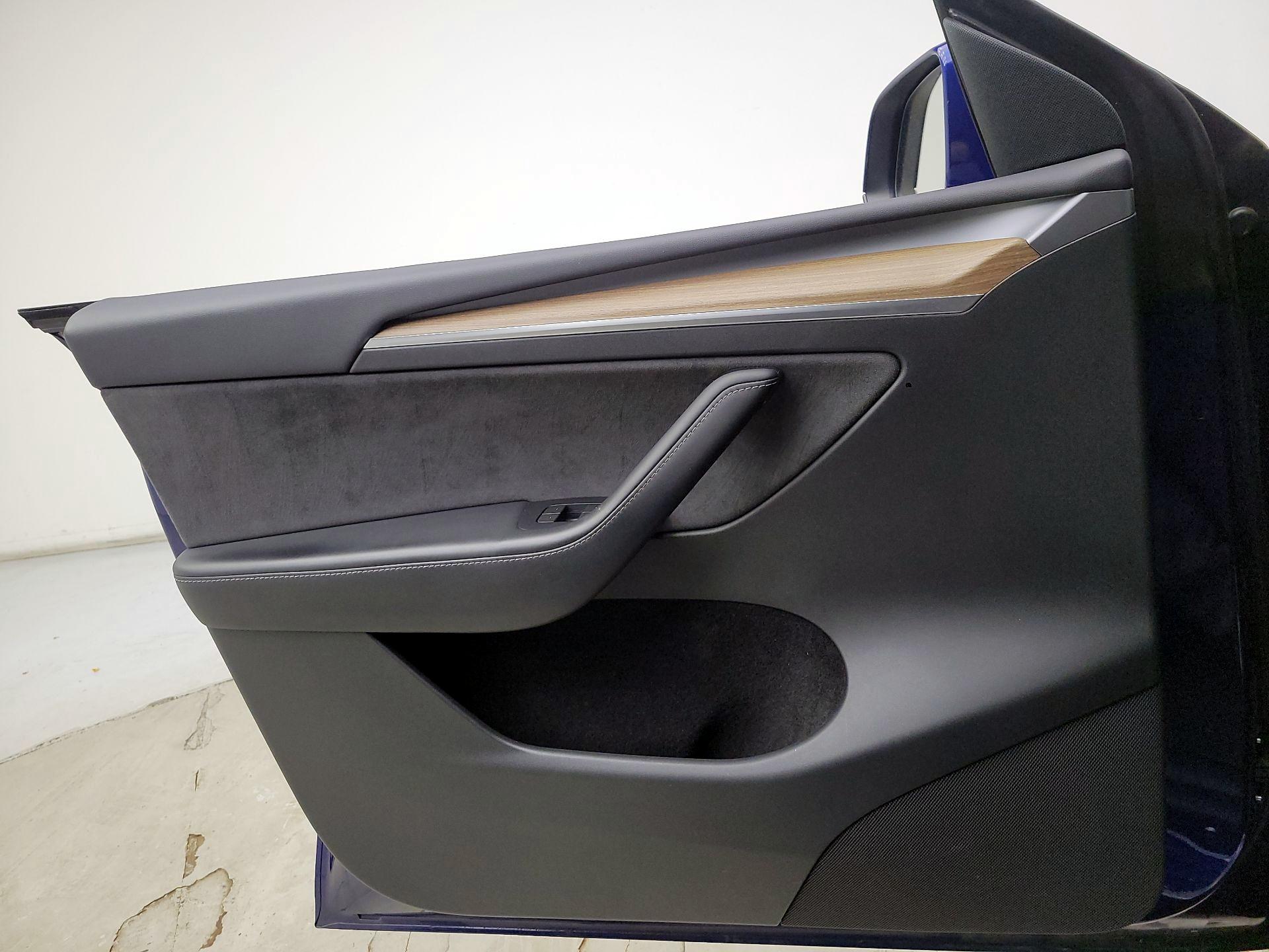 Thumbnail: 2023 Tesla Model Y - 12