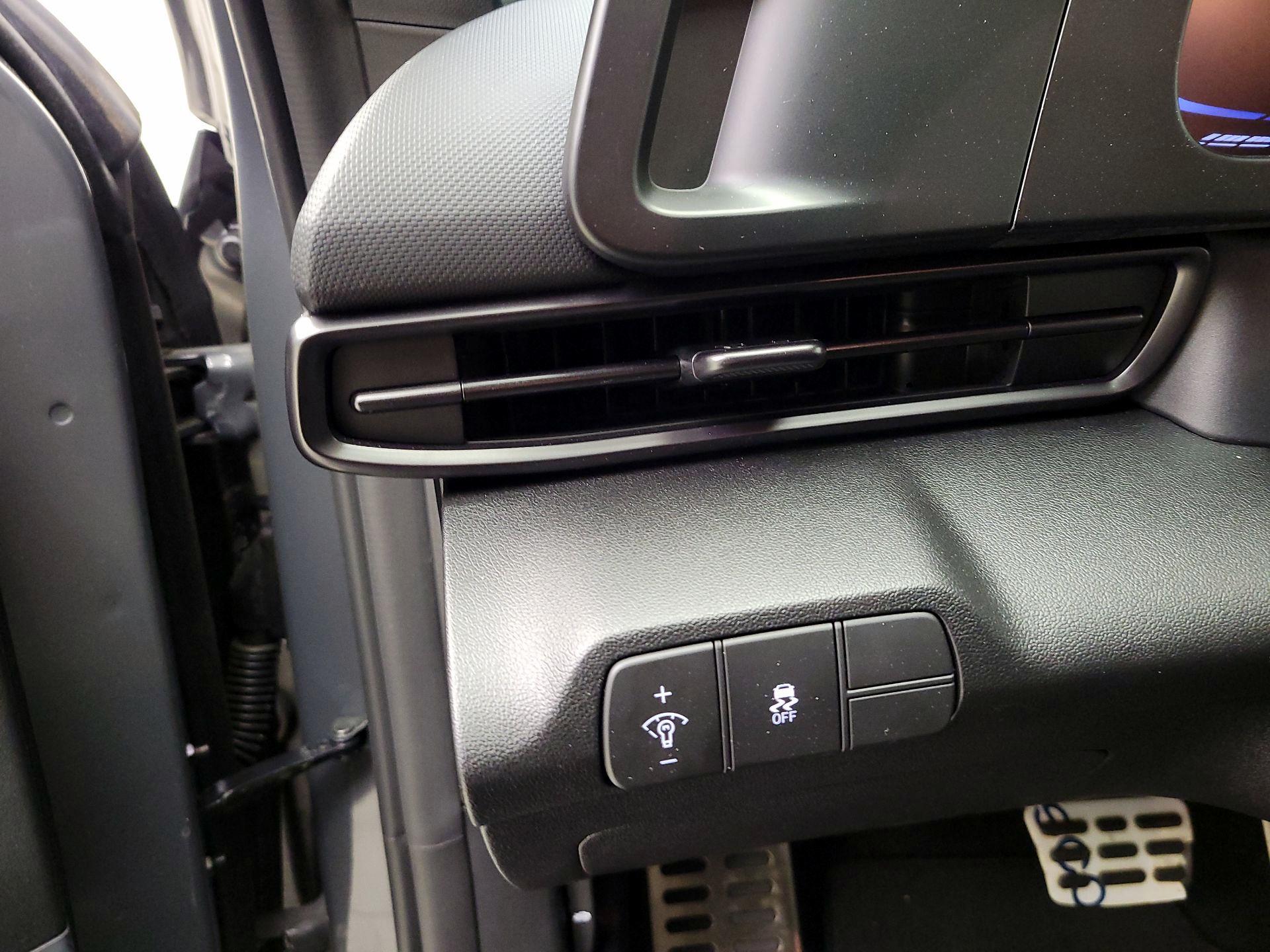 Thumbnail: 2025 Hyundai Elantra - 13