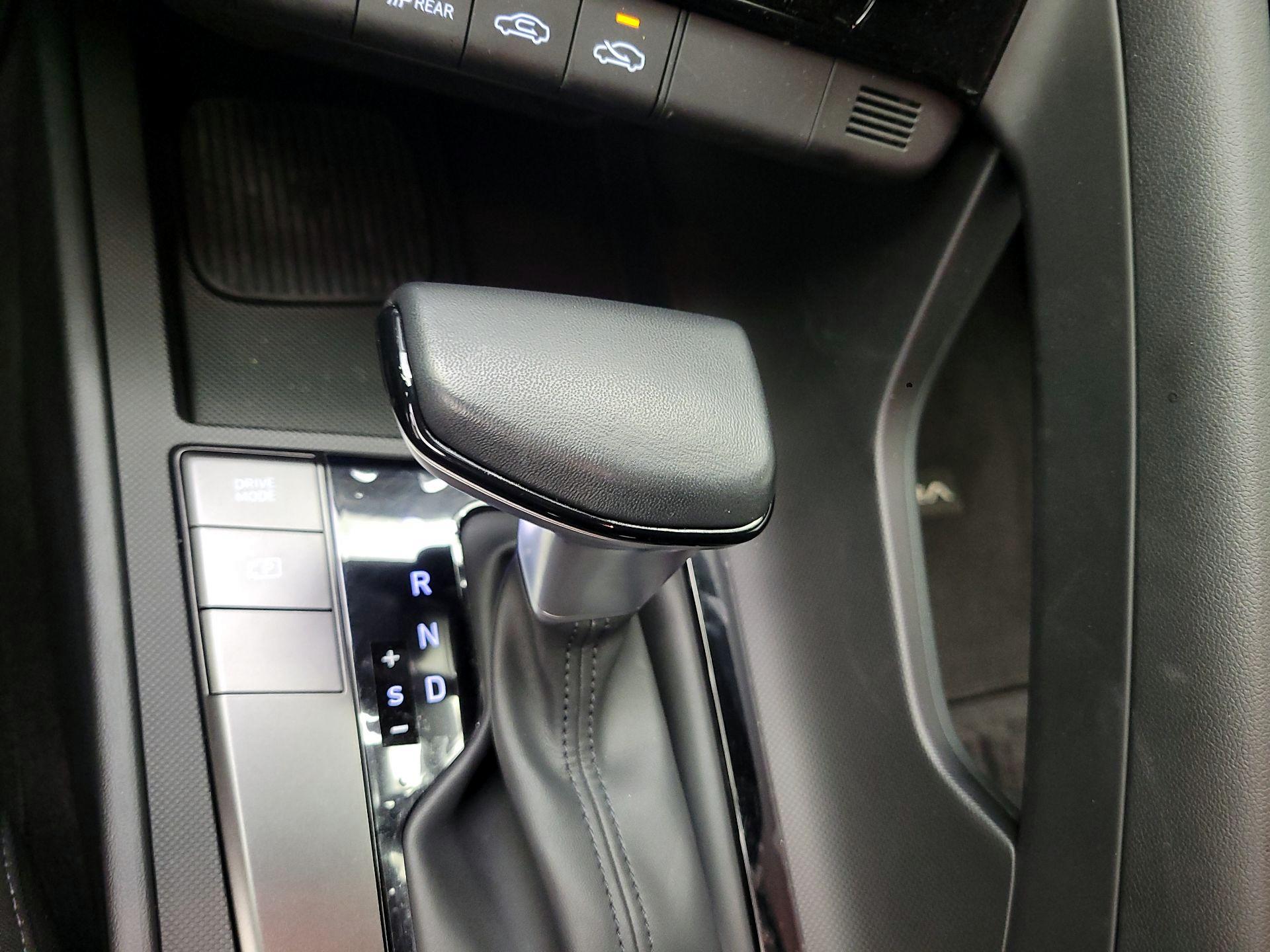 Thumbnail: 2025 Hyundai Elantra - 17