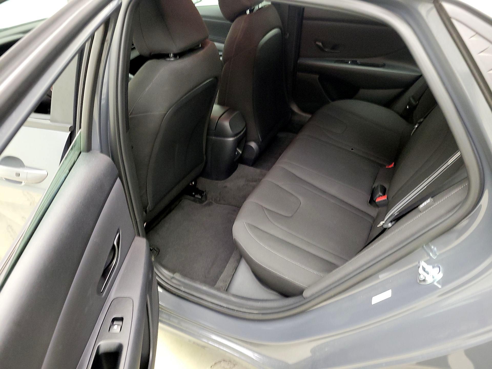 Thumbnail: 2025 Hyundai Elantra - 19