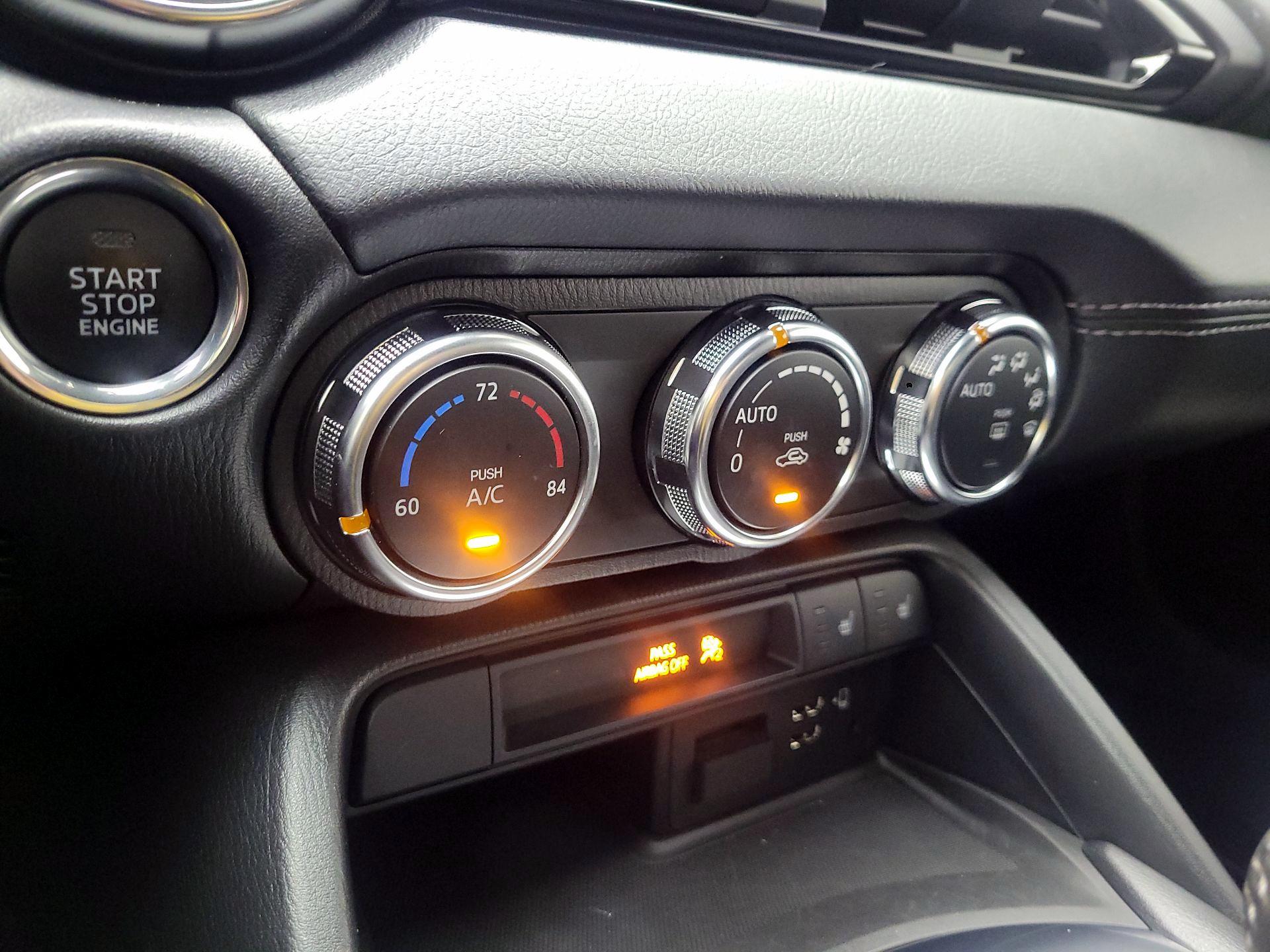 Thumbnail: 2021 Mazda MX-5 Miata - 17