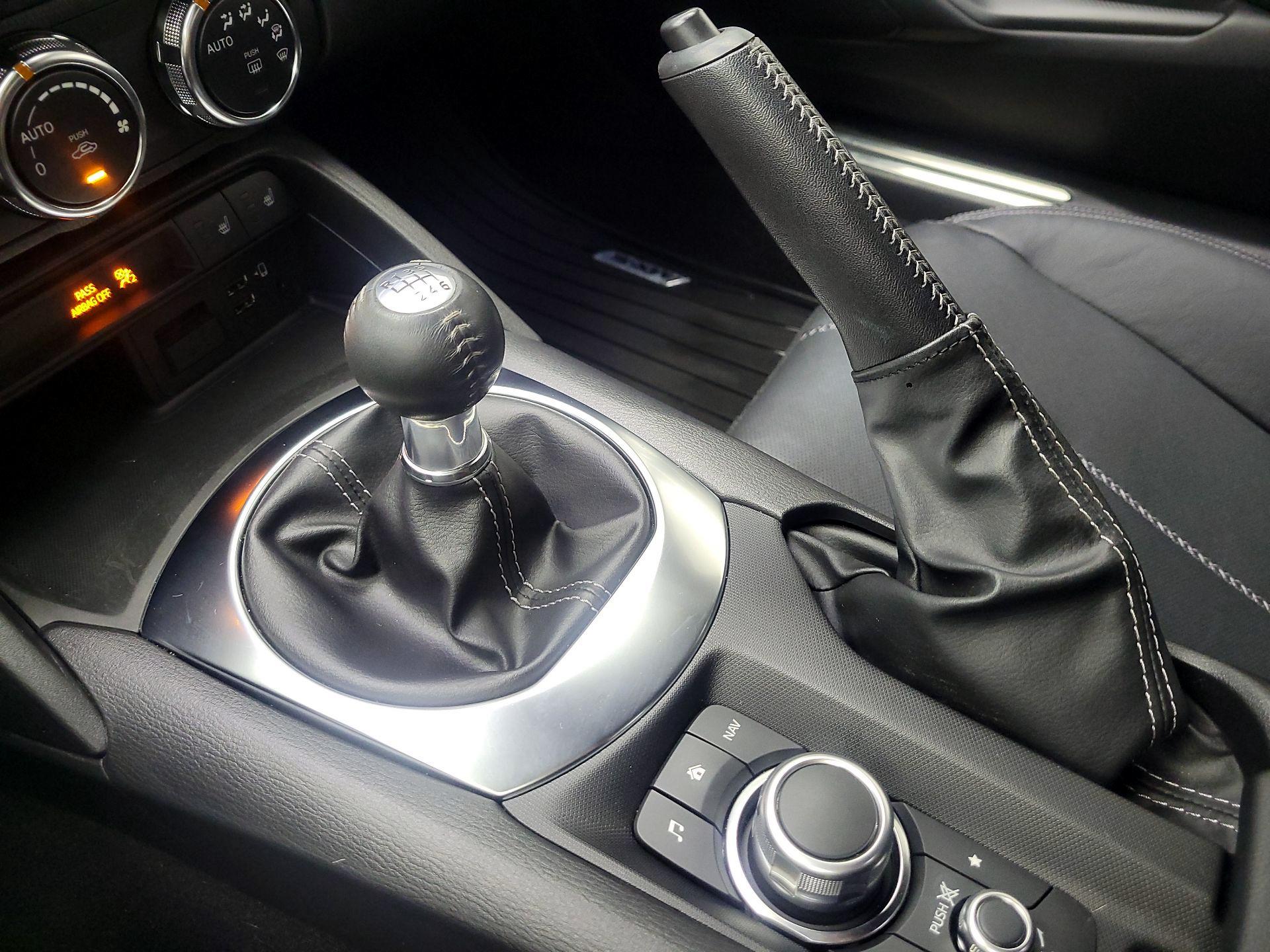 Thumbnail: 2021 Mazda MX-5 Miata - 18