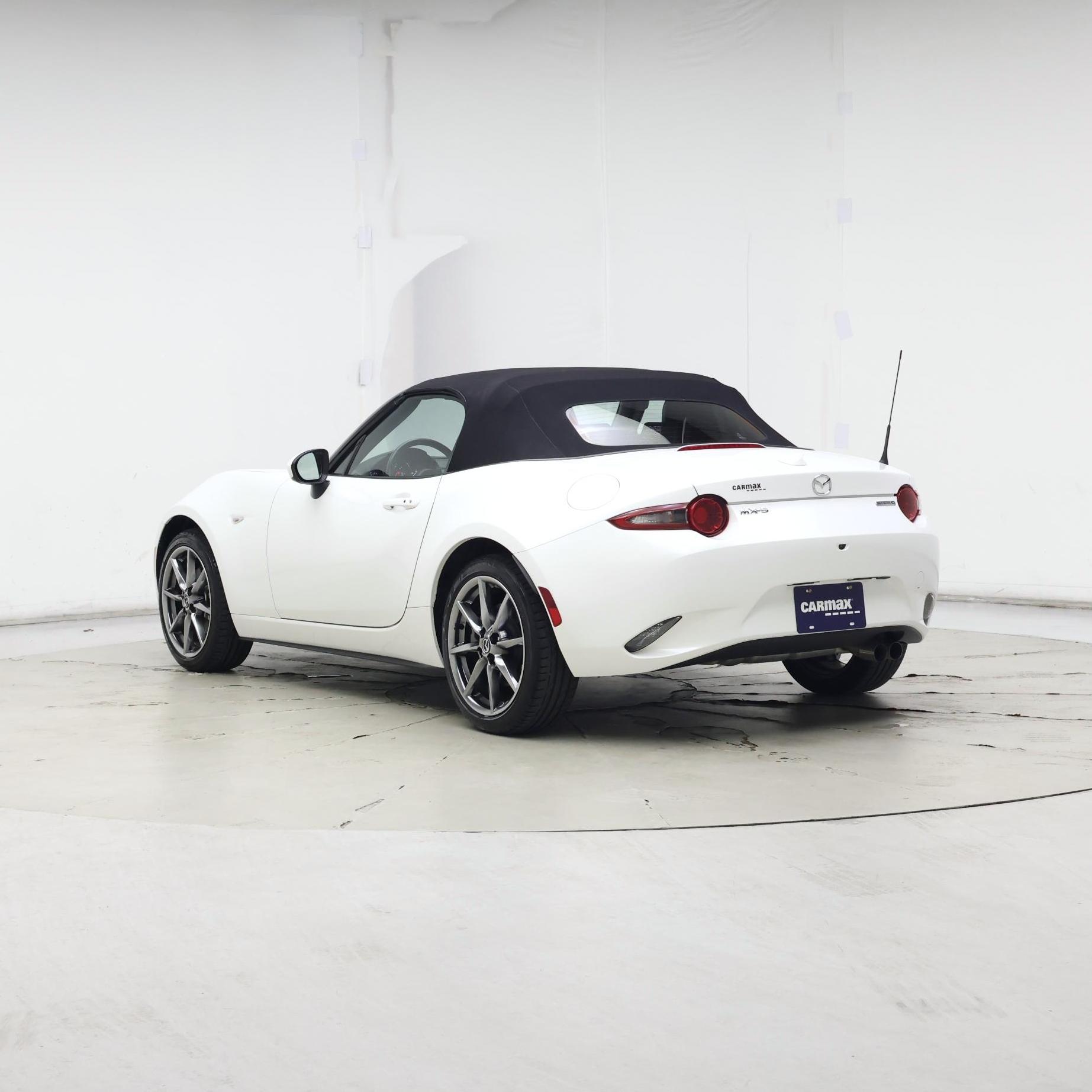 Thumbnail: 2021 Mazda MX-5 Miata - 2