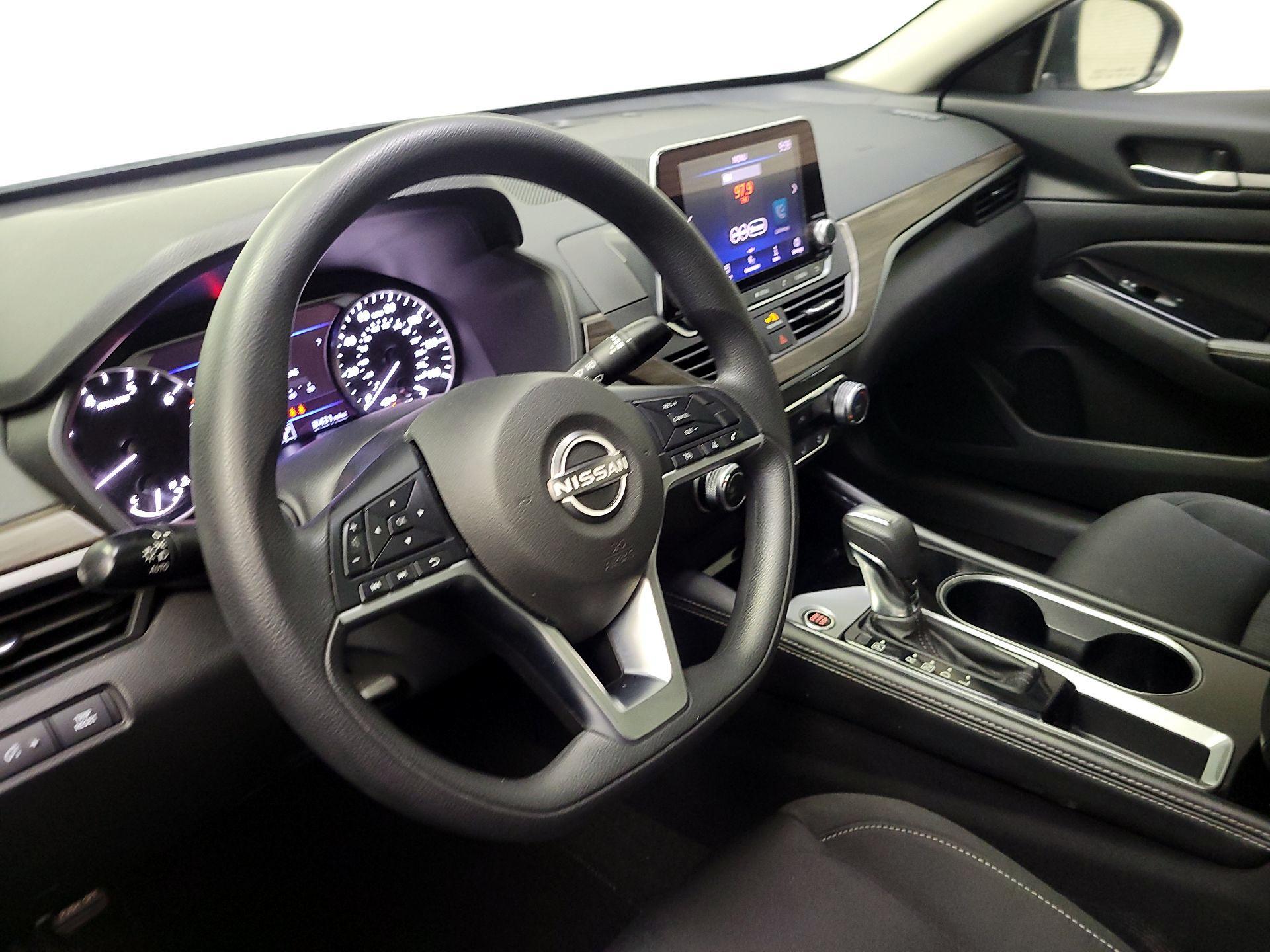 Thumbnail: 2023 Nissan Altima - 9