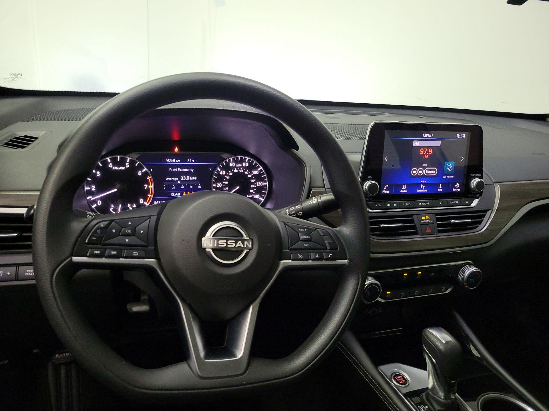 Thumbnail: 2023 Nissan Altima - 10