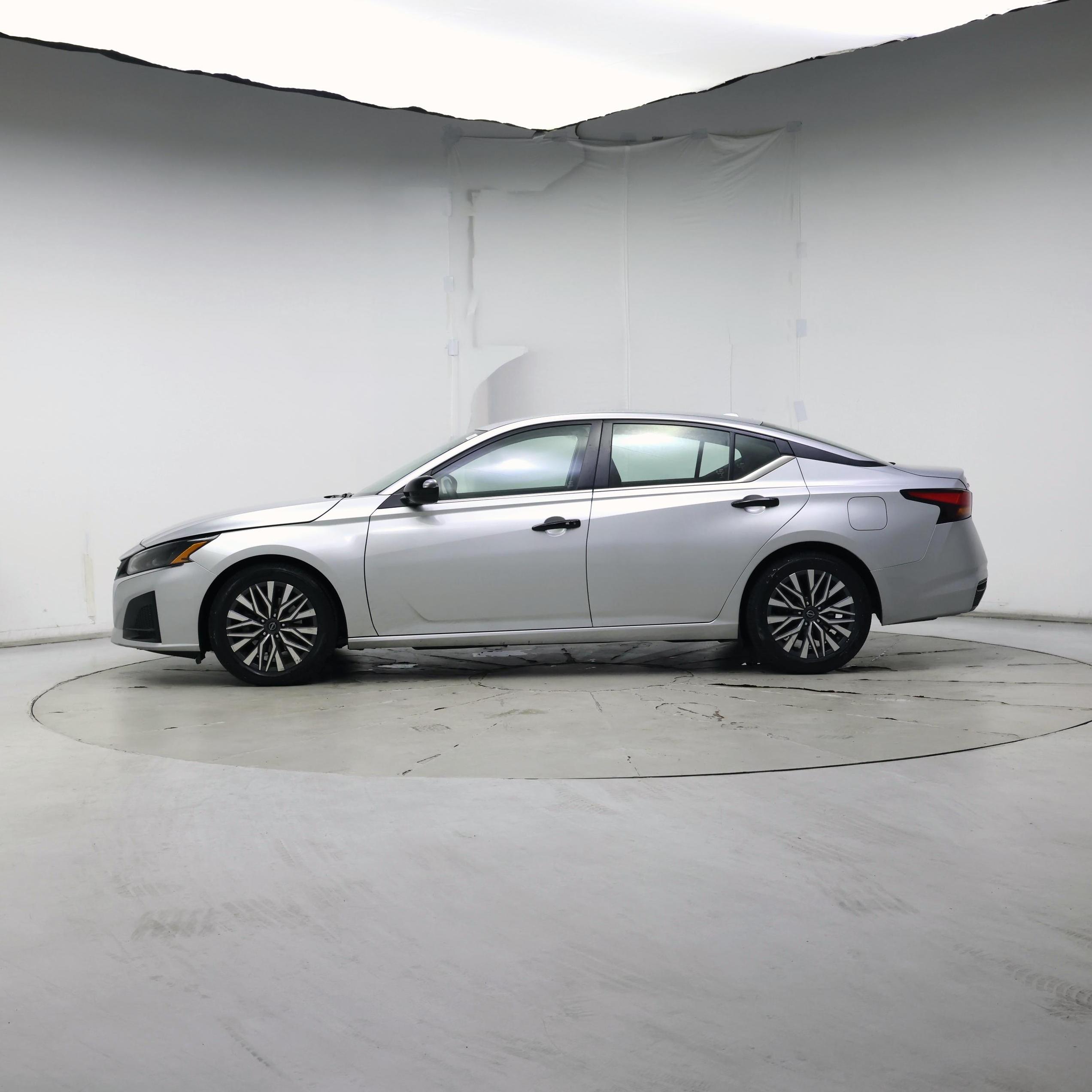 Thumbnail: 2023 Nissan Altima - 3