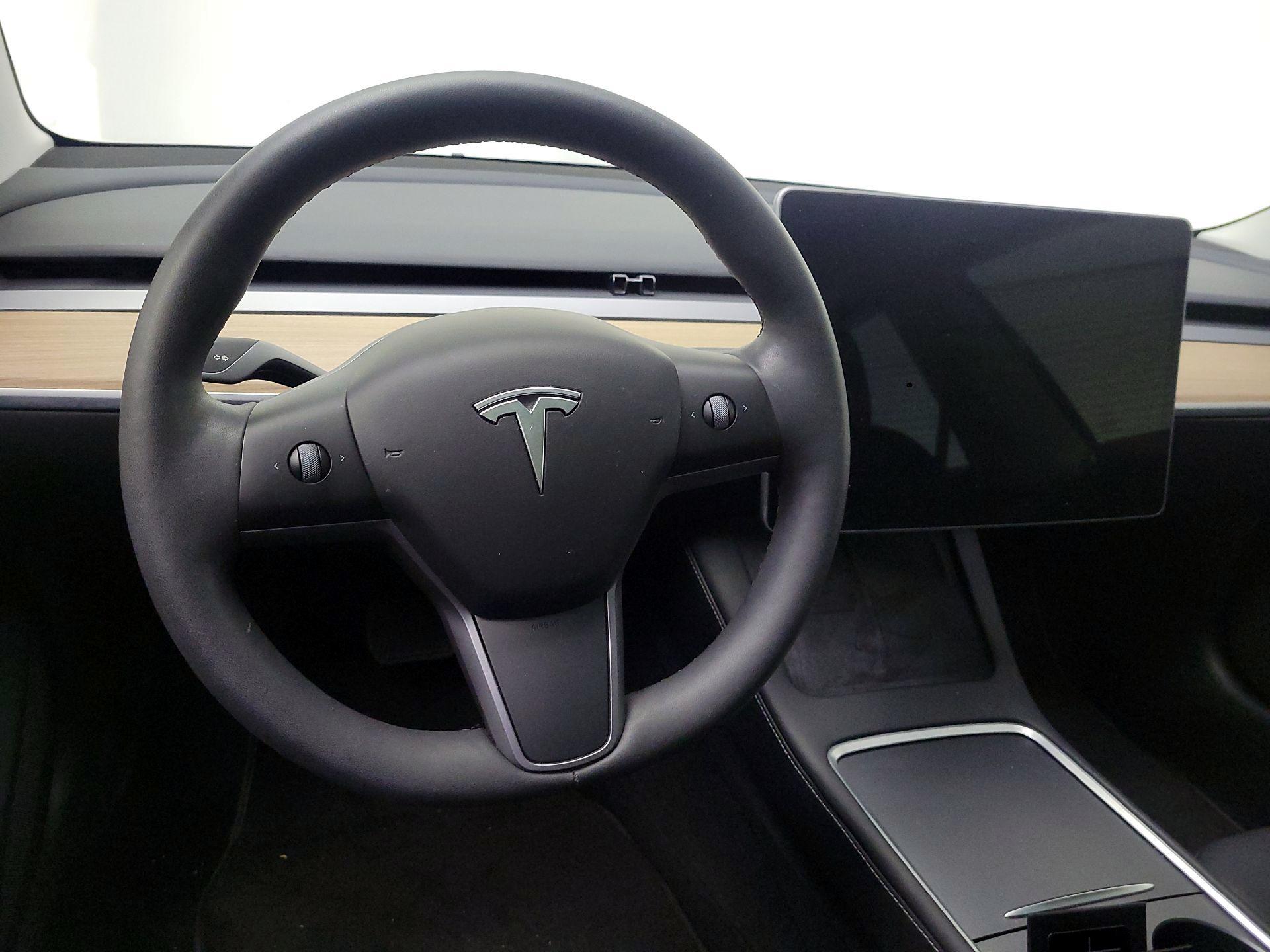 Thumbnail: 2023 Tesla Model 3 - 10