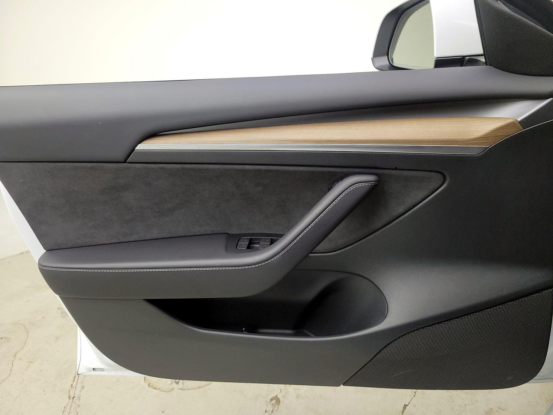 Thumbnail: 2023 Tesla Model 3 - 12