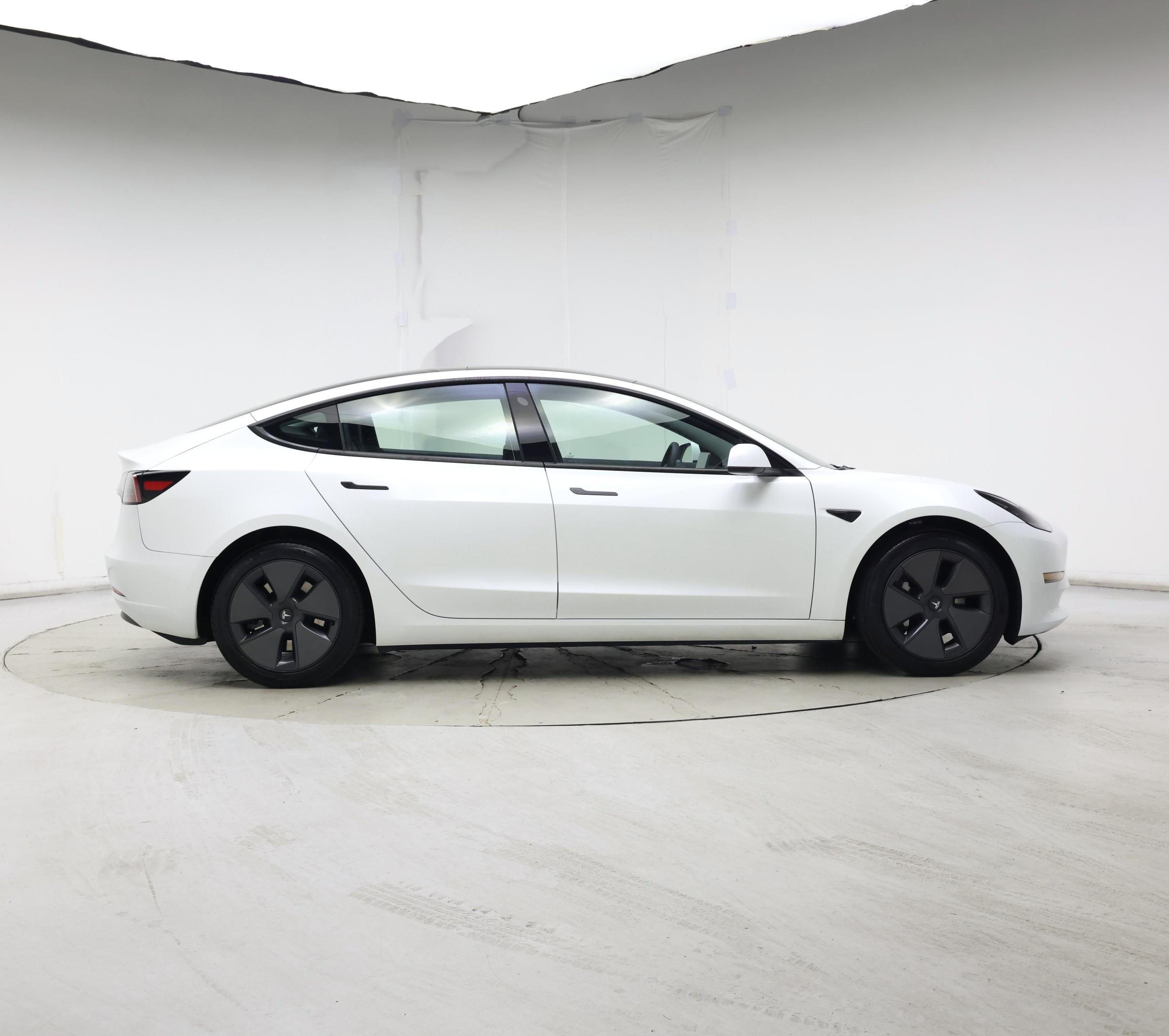 Thumbnail: 2023 Tesla Model 3 - 7