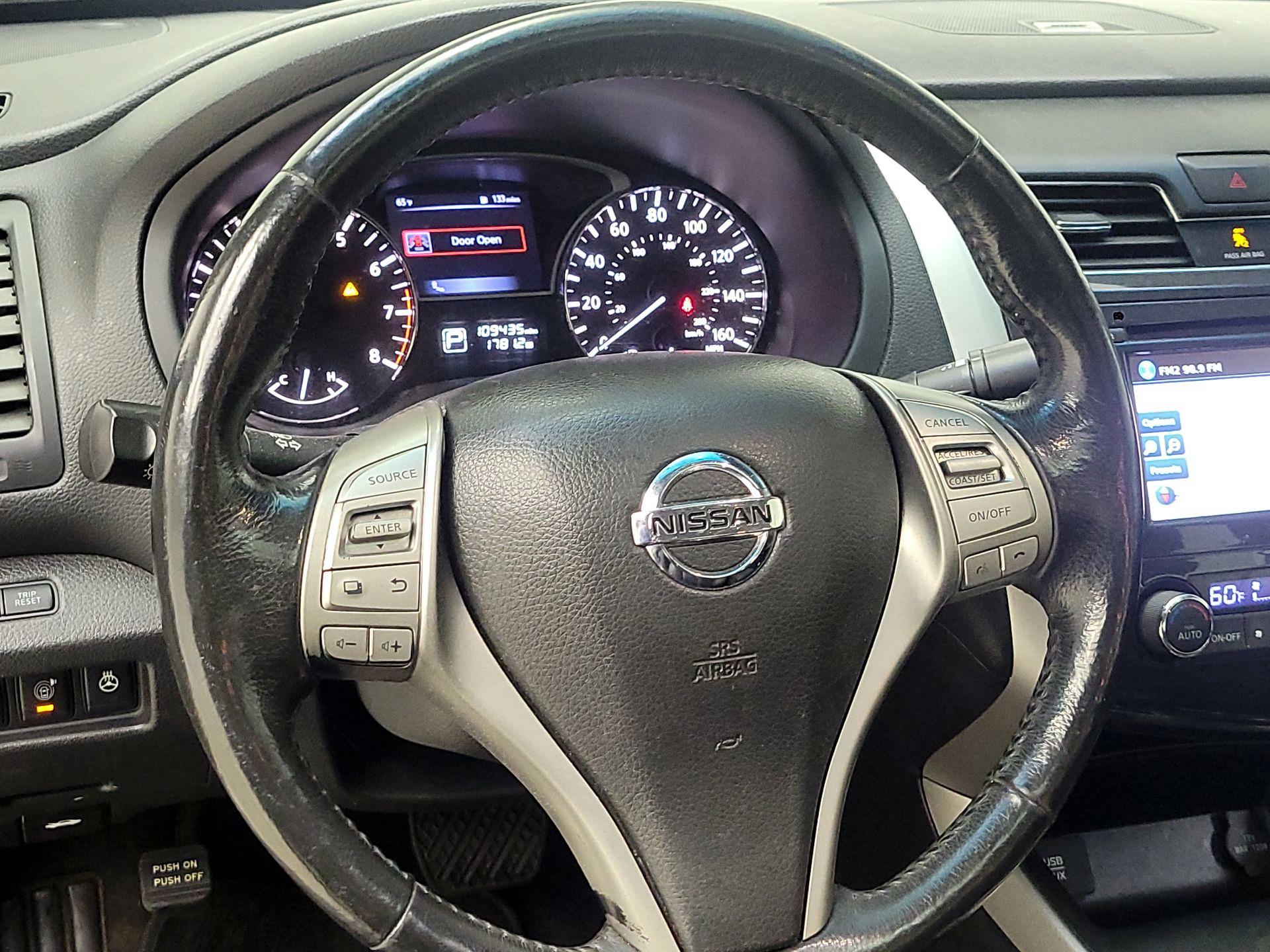Thumbnail: 2015 Nissan Altima - 10