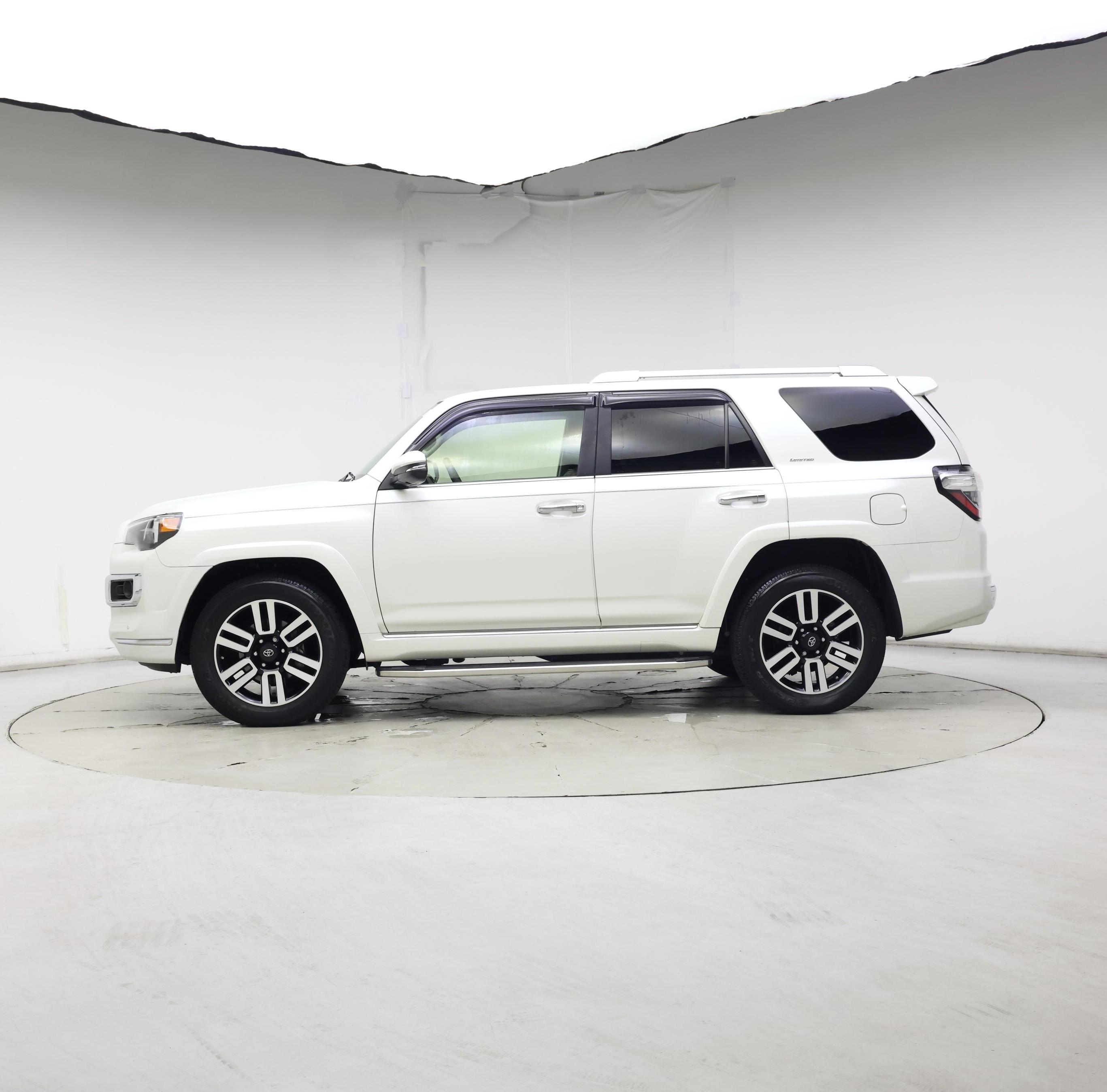 Thumbnail: 2021 Toyota 4Runner - 3