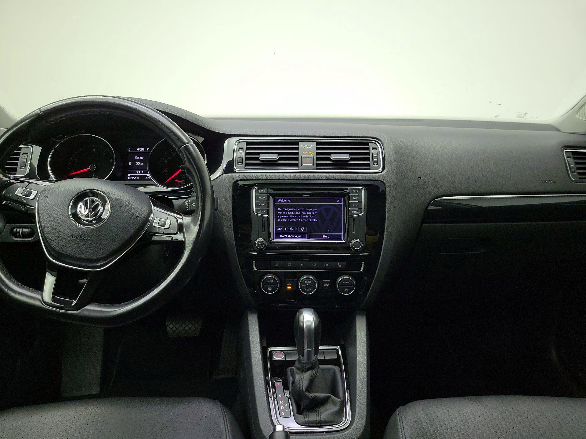 Thumbnail: 2017 Volkswagen Jetta - 9