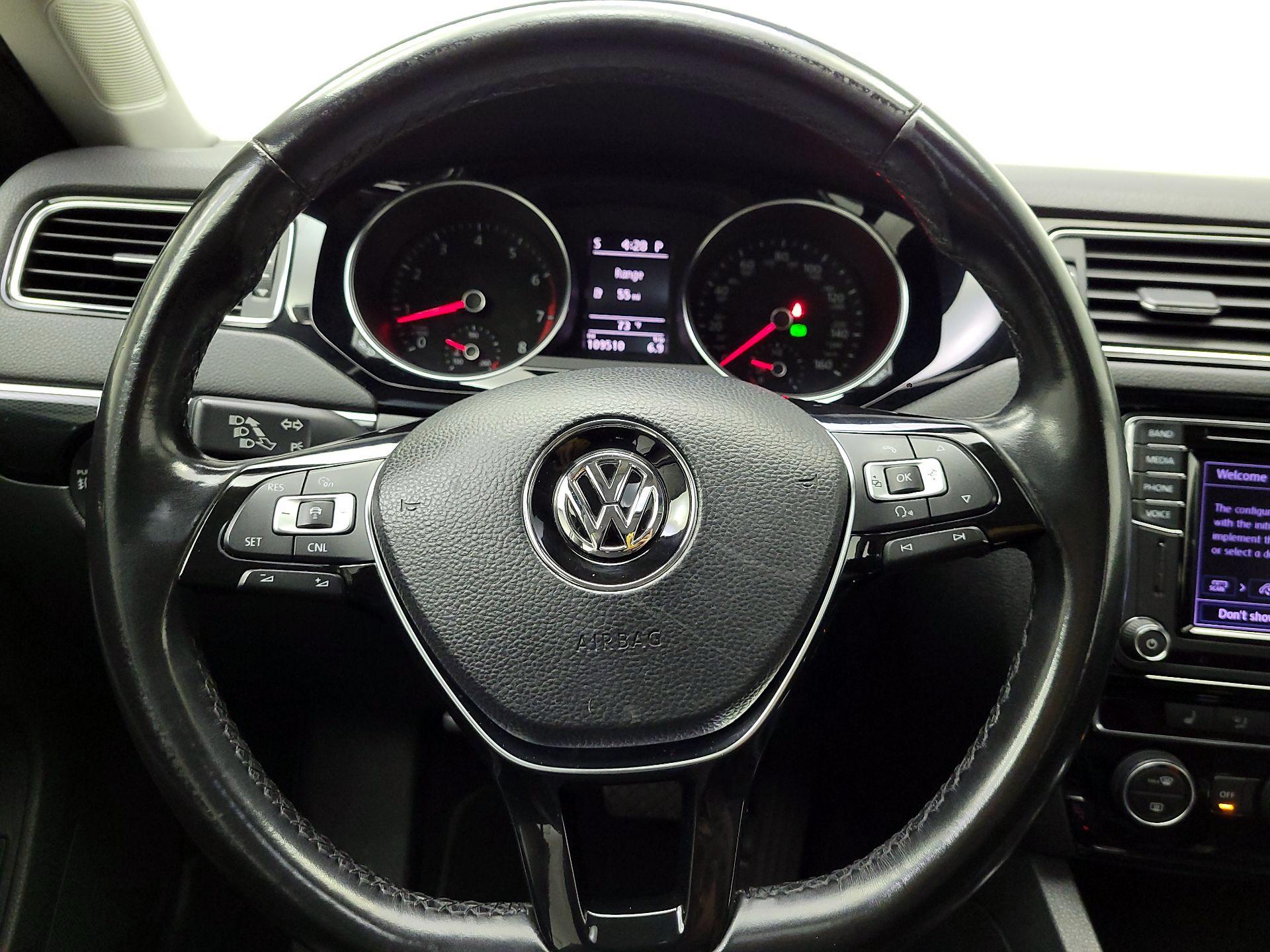 Thumbnail: 2017 Volkswagen Jetta - 10