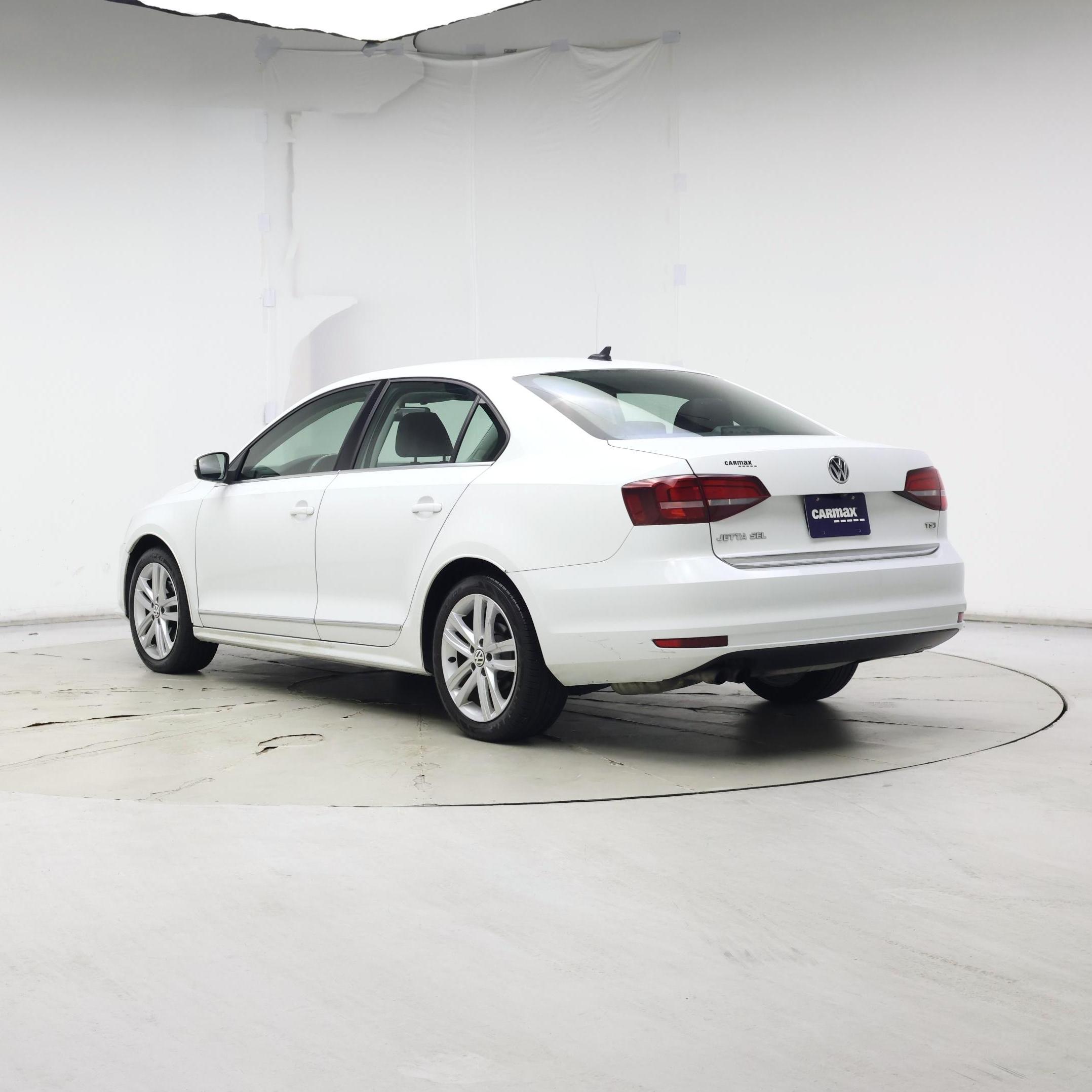 Thumbnail: 2017 Volkswagen Jetta - 2