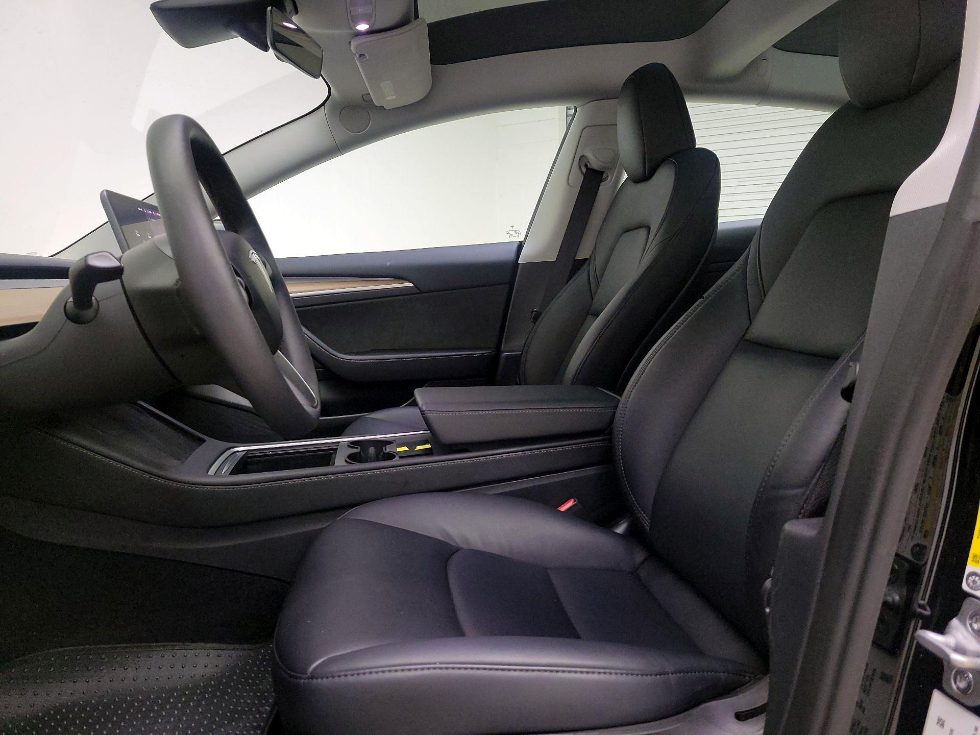 Thumbnail: 2023 Tesla Model 3 - 11