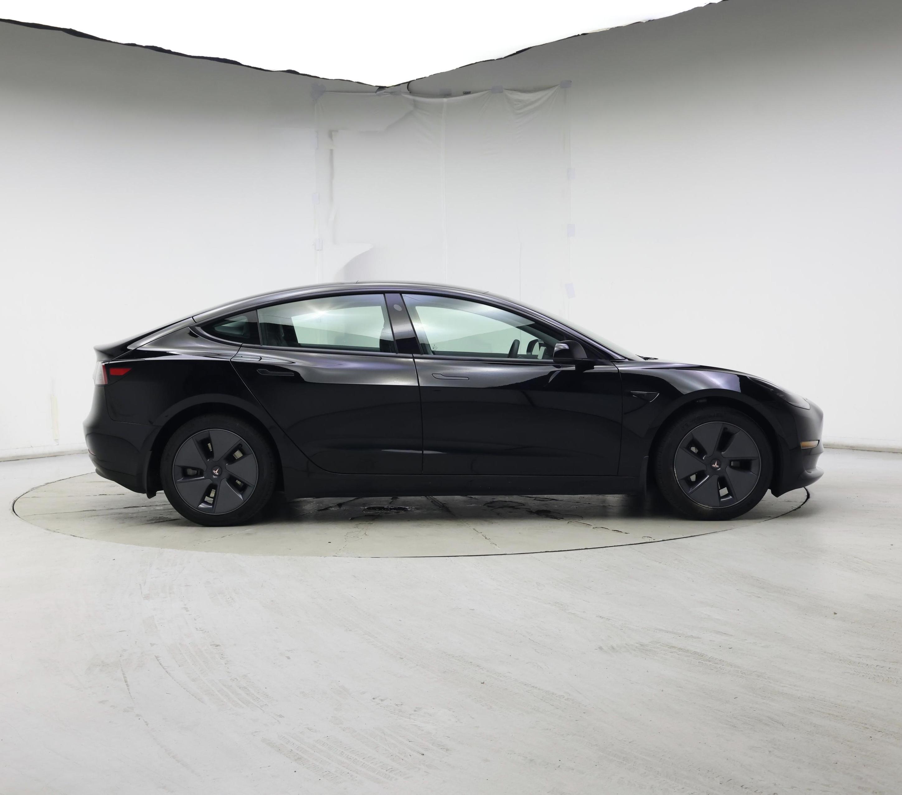 Thumbnail: 2023 Tesla Model 3 - 7