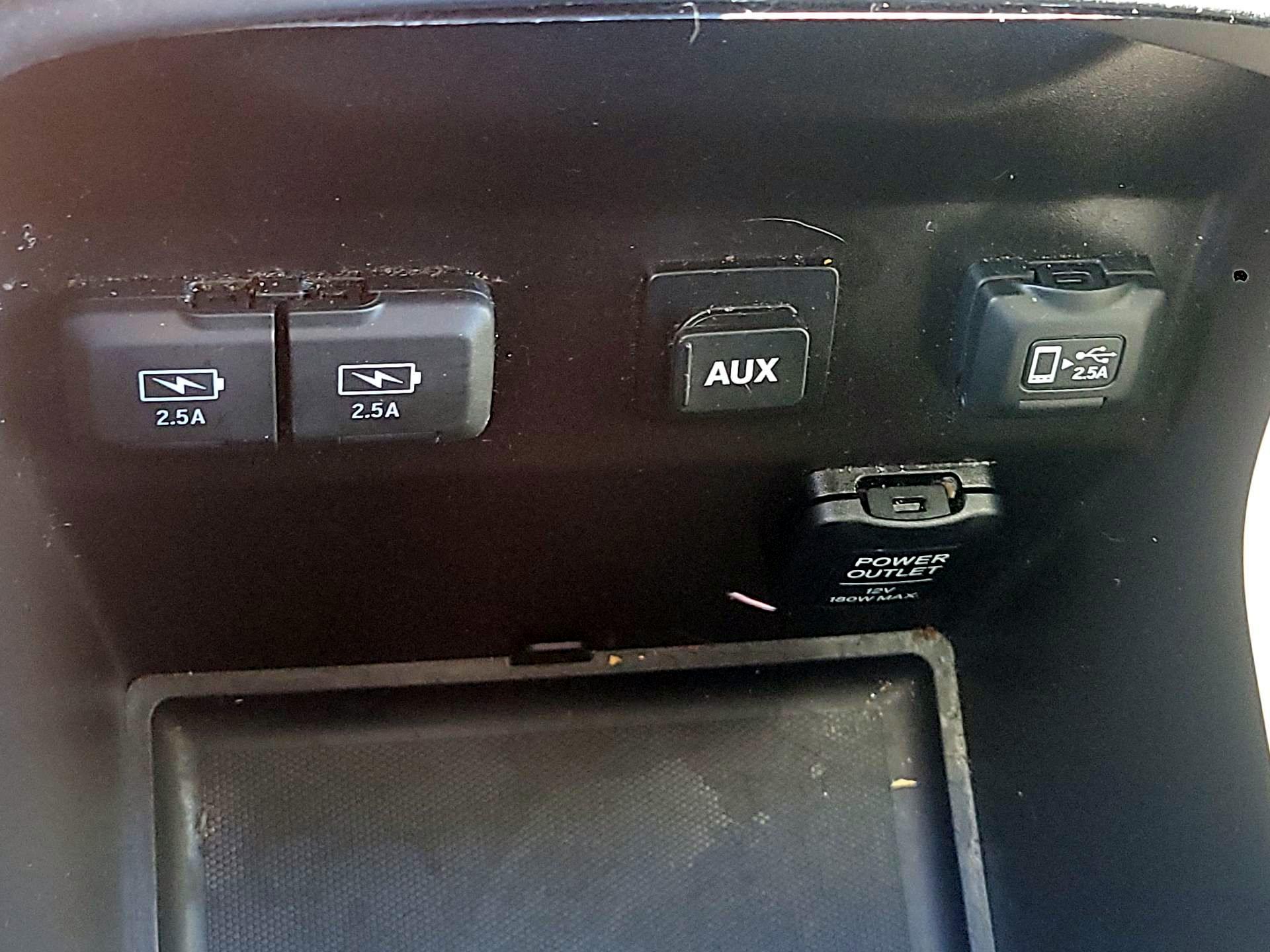 Thumbnail: 2020 Acura MDX - 19