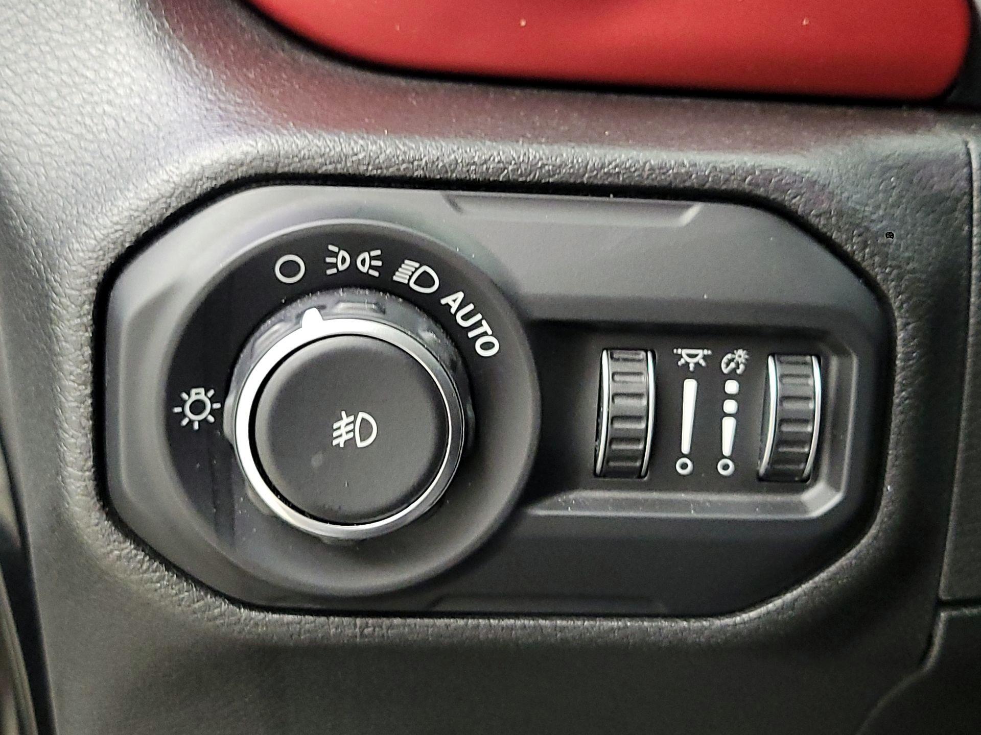 Thumbnail: 2020 Jeep Wrangler - 13