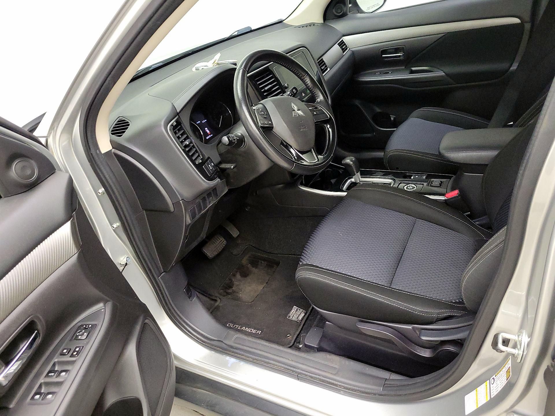 Thumbnail: 2018 Mitsubishi Outlander - 11