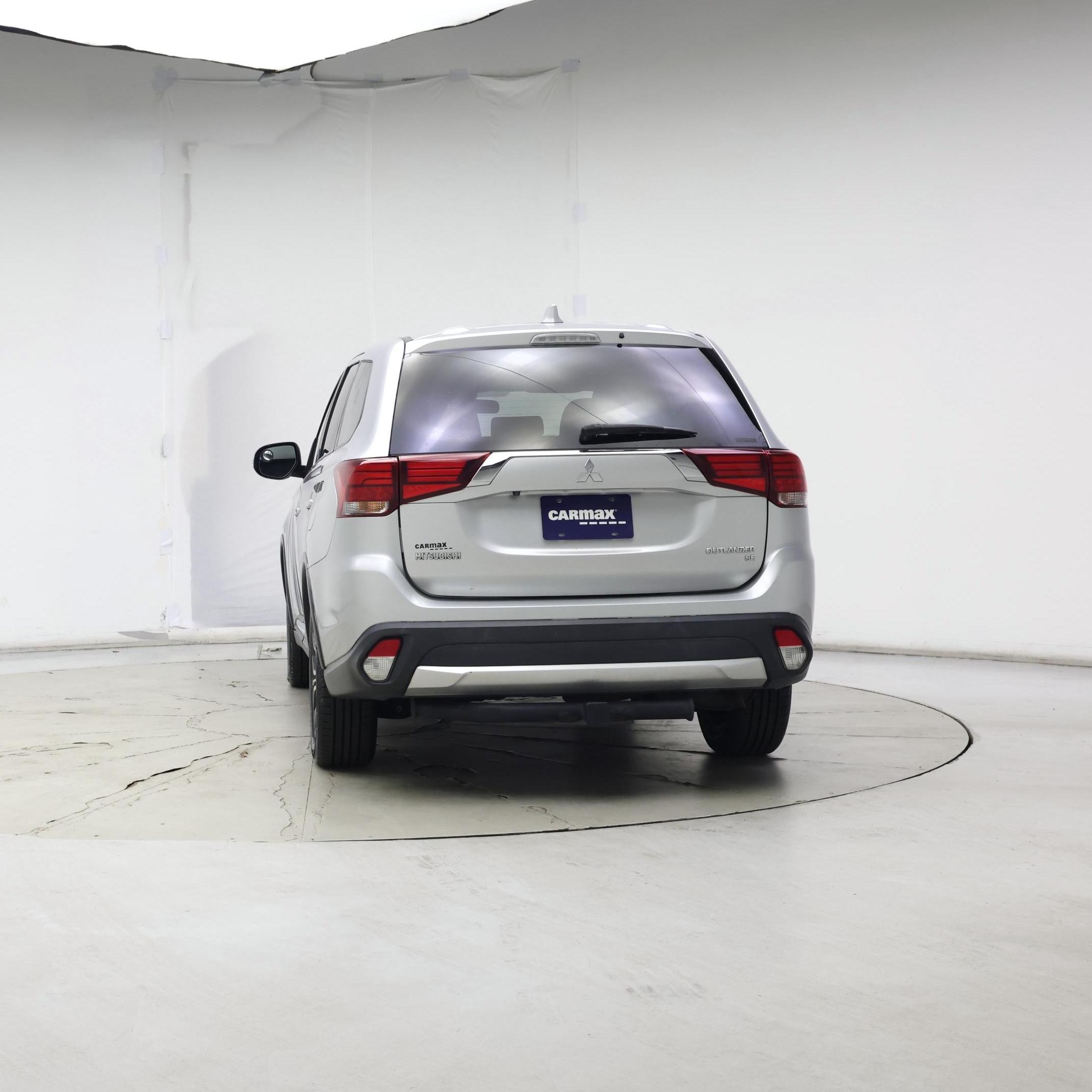 Thumbnail: 2018 Mitsubishi Outlander - 6