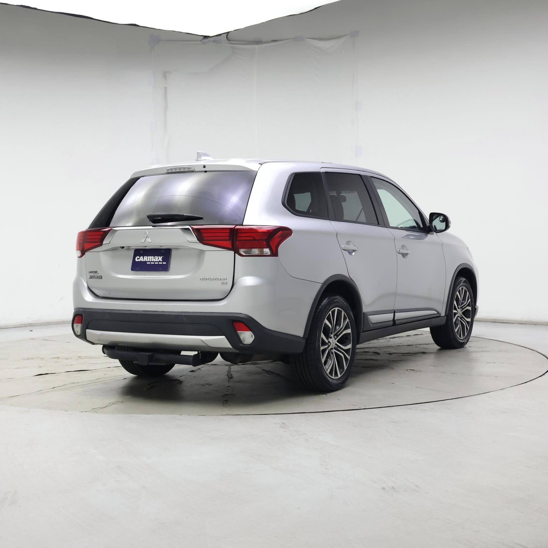 Thumbnail: 2018 Mitsubishi Outlander - 8