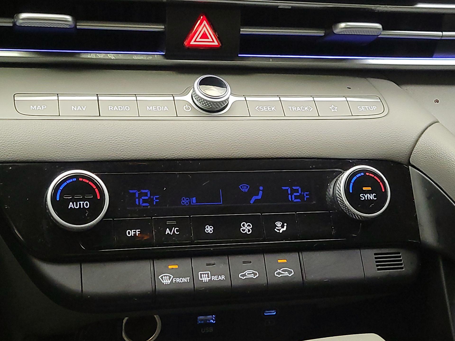 Thumbnail: 2024 Hyundai Elantra - 17