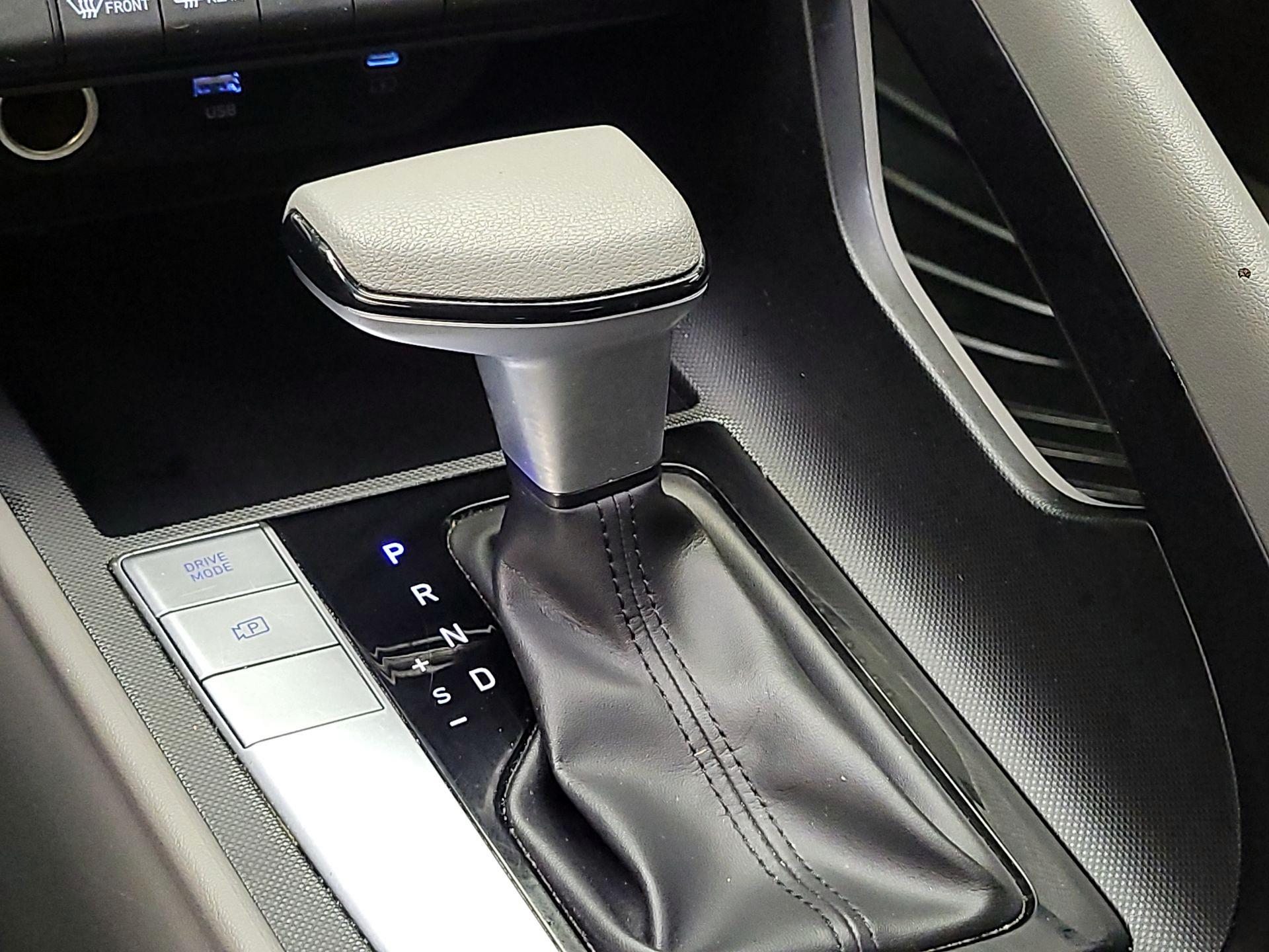Thumbnail: 2024 Hyundai Elantra - 18