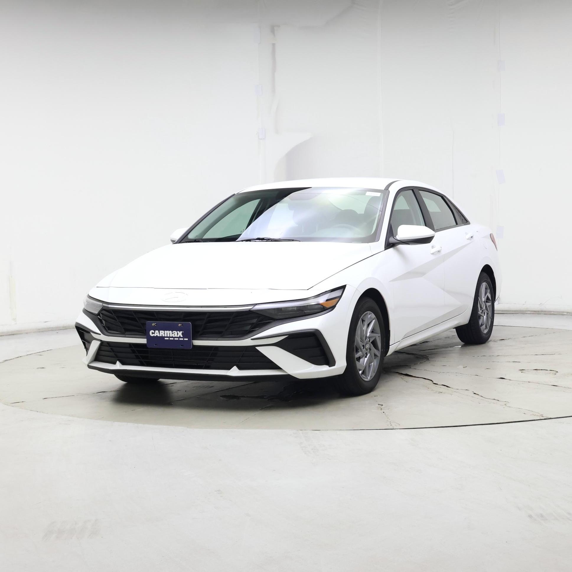 Thumbnail: 2024 Hyundai Elantra - 4