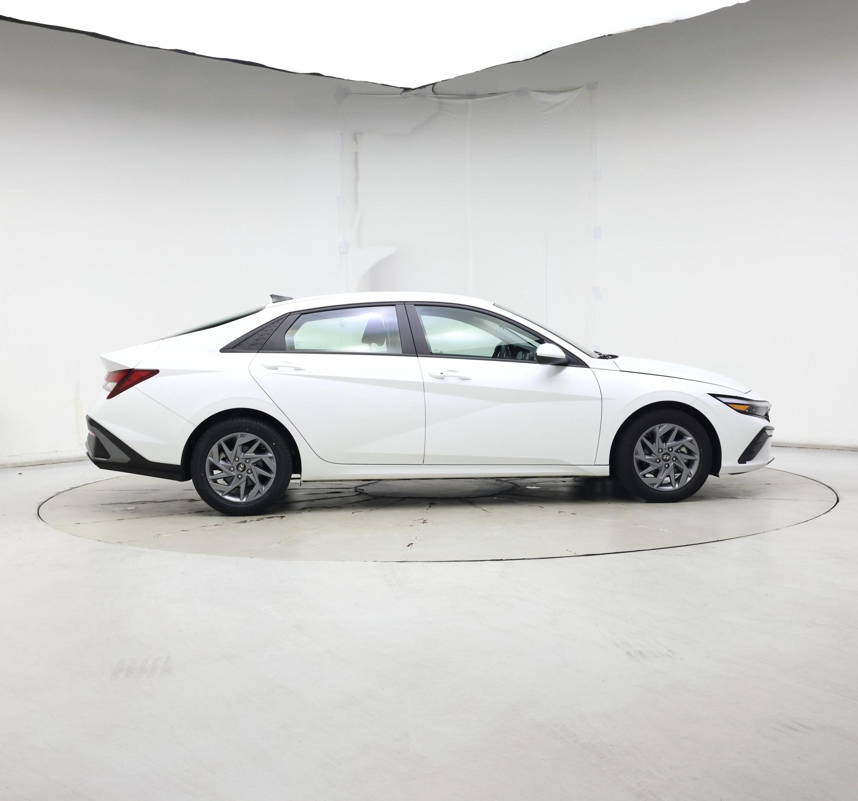 Thumbnail: 2024 Hyundai Elantra - 7