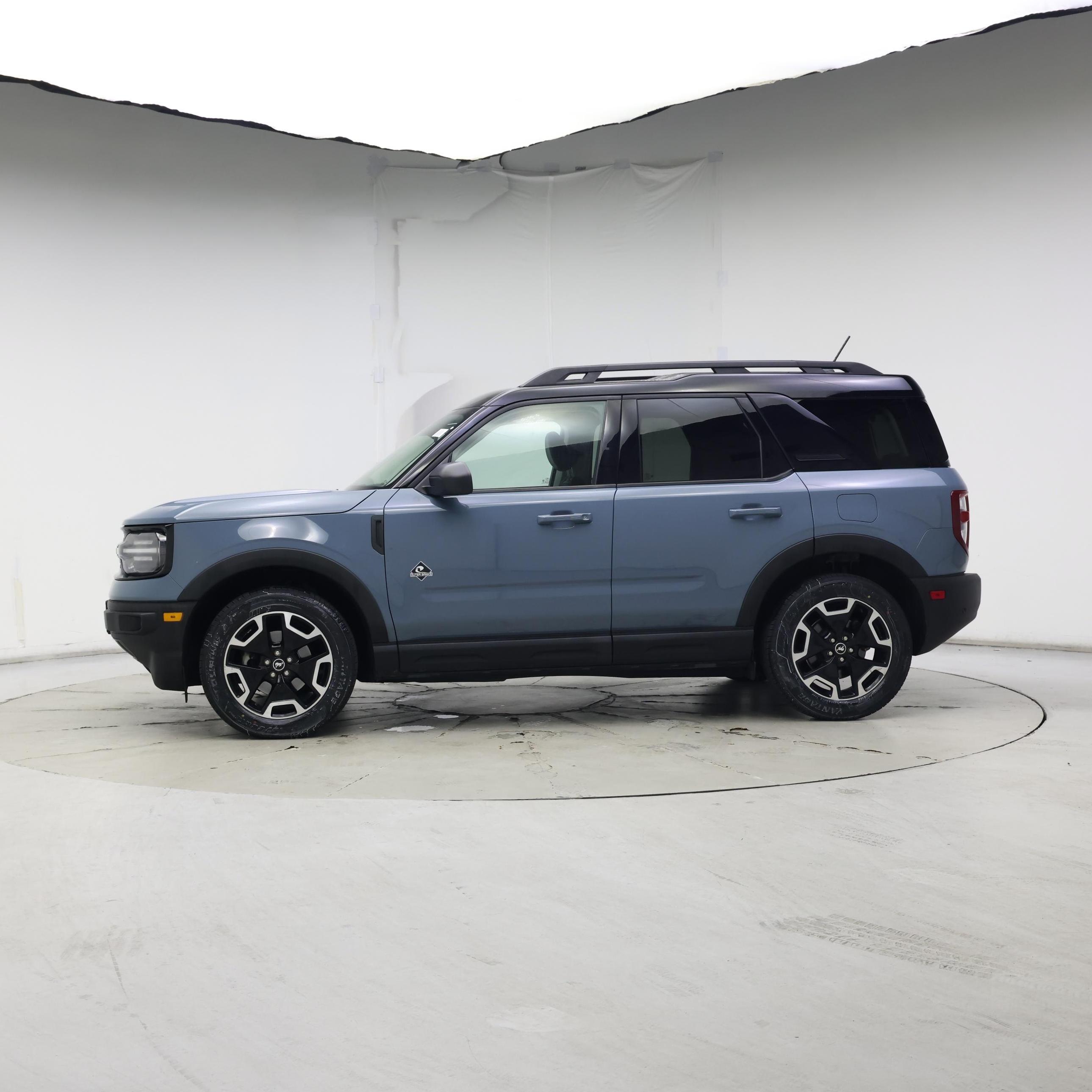 Thumbnail: 2022 Ford Bronco Sport - 3