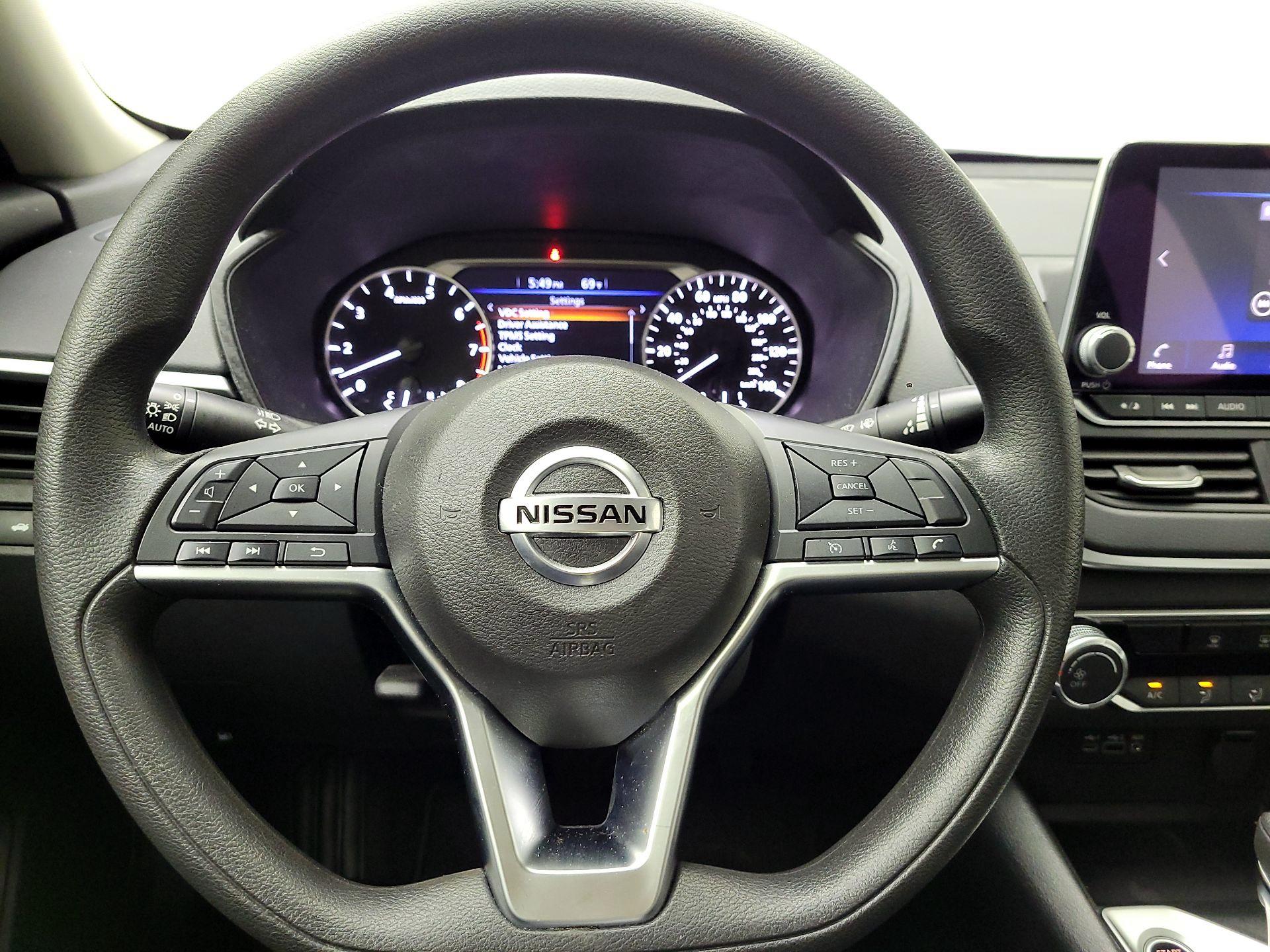 Thumbnail: 2022 Nissan Altima - 10