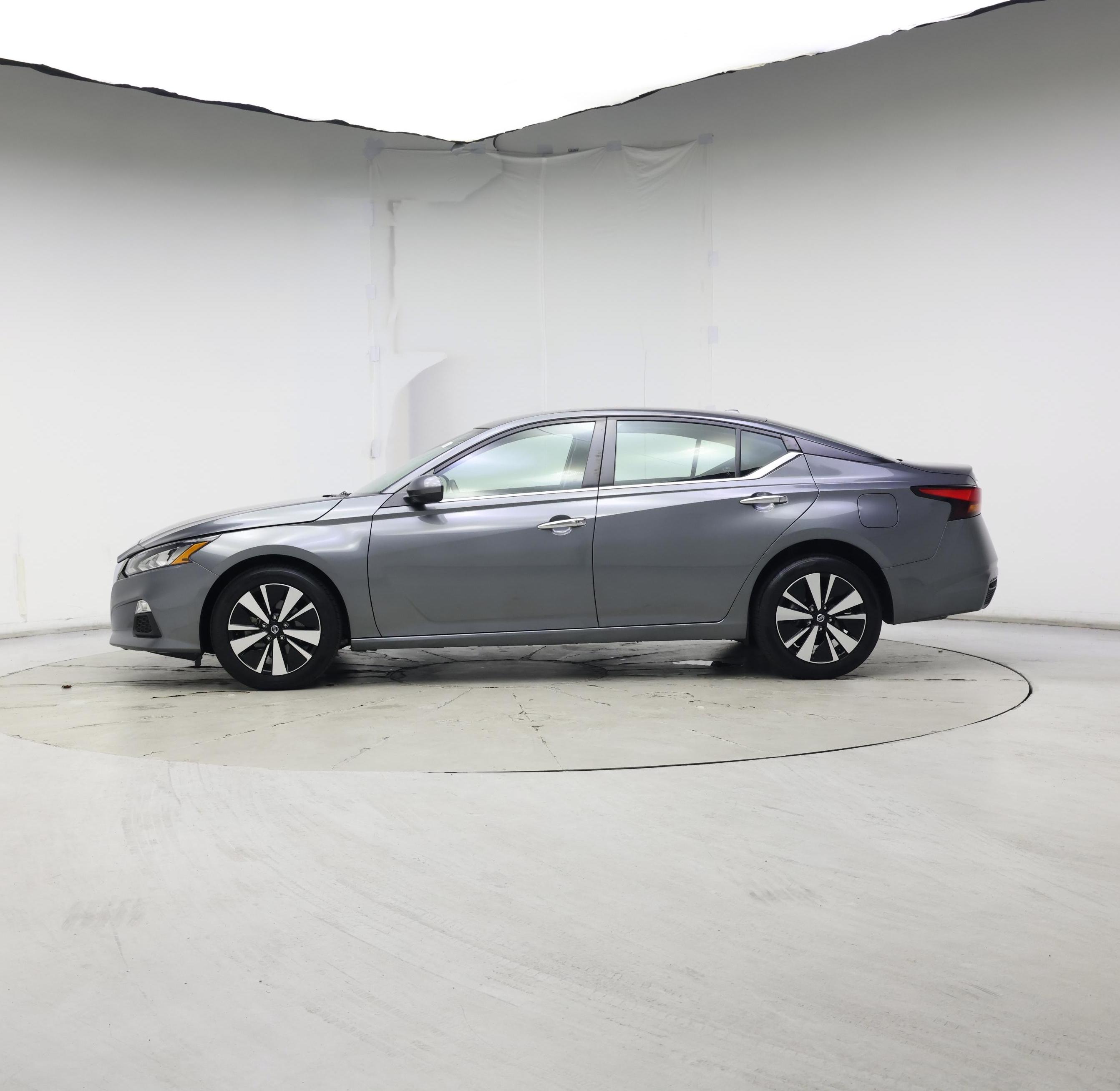 Thumbnail: 2022 Nissan Altima - 3